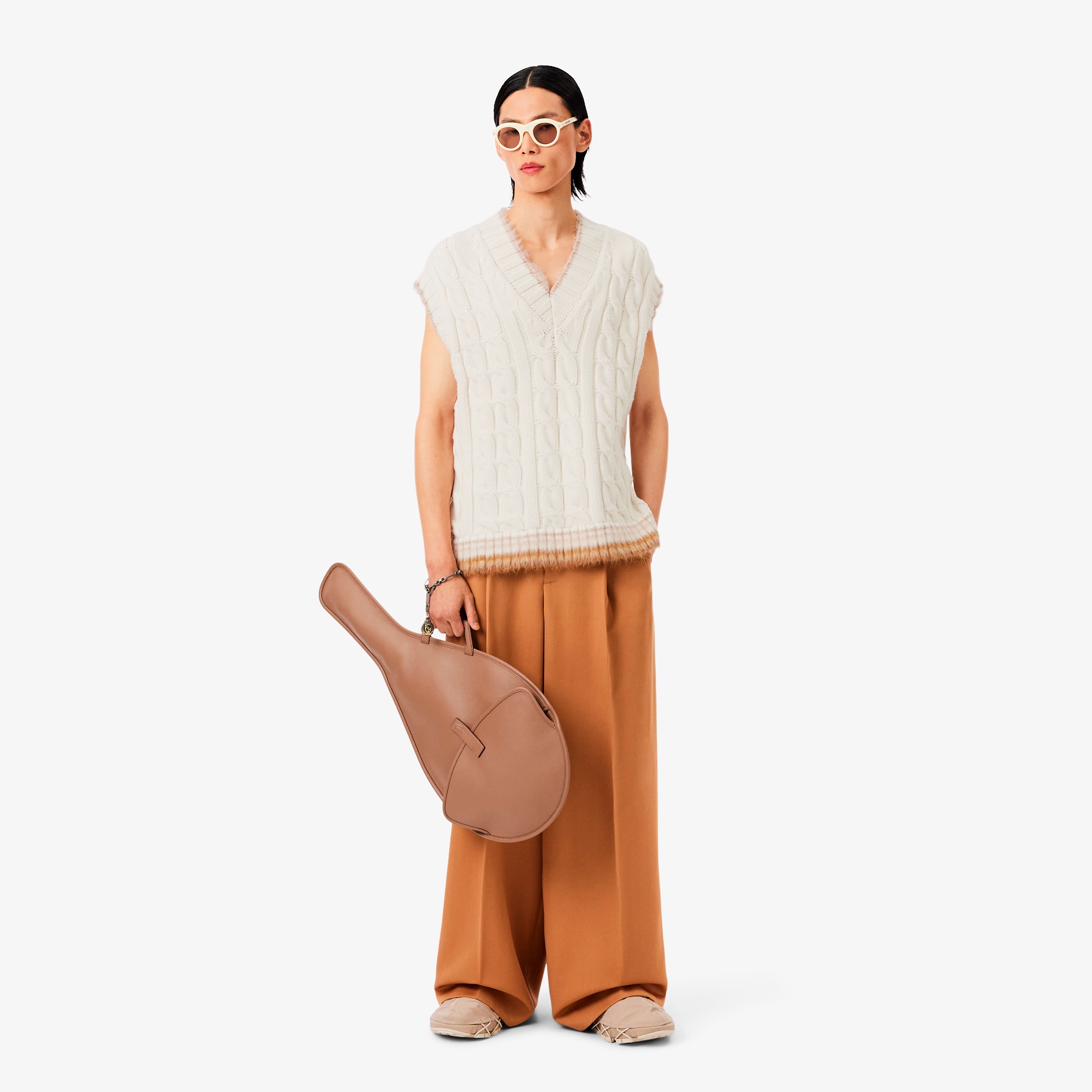 『FW25 Fashion Show』シャギーリブケーブルニットベスト