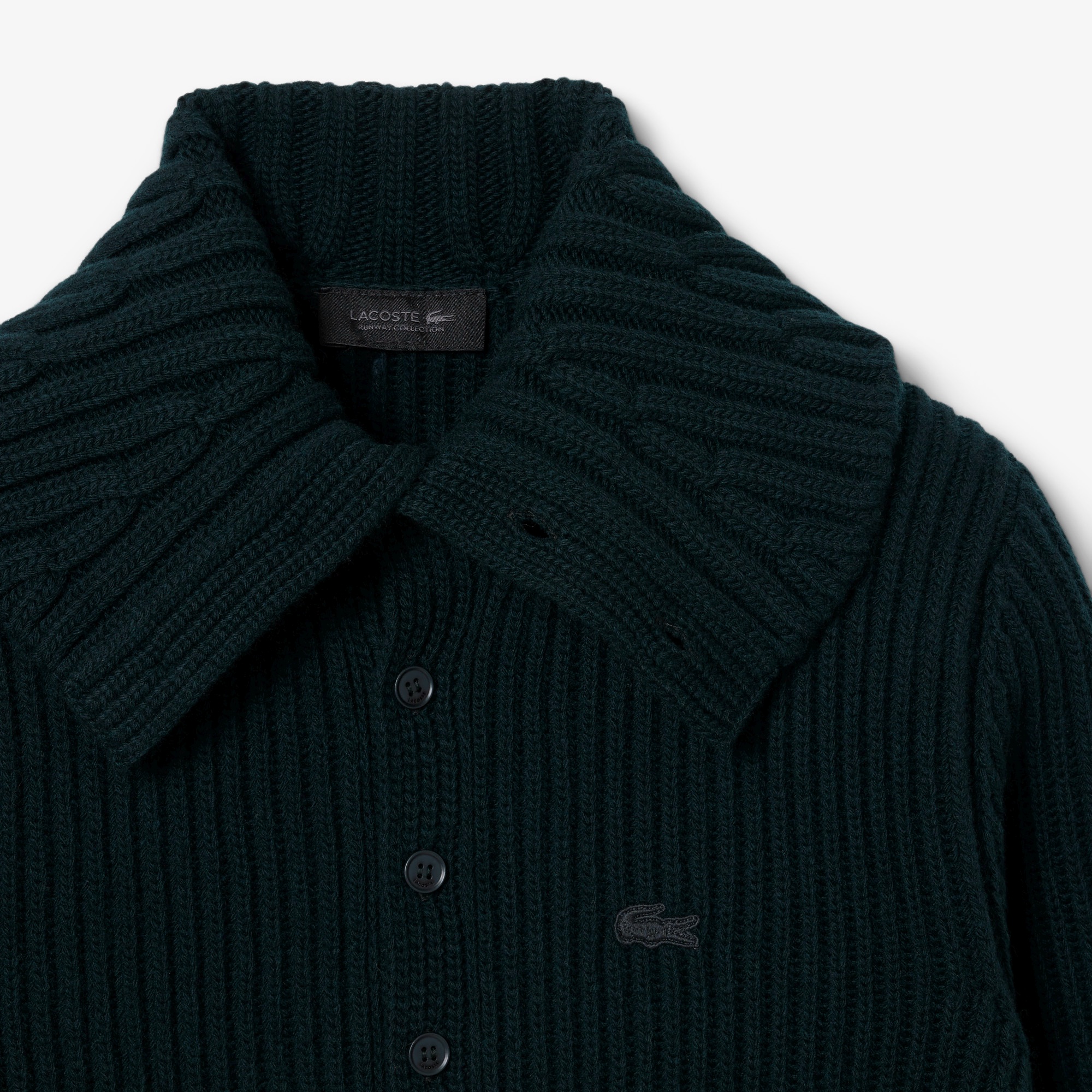 『FW25 Fashion Show』スタンドリブカラーニットポロセーター