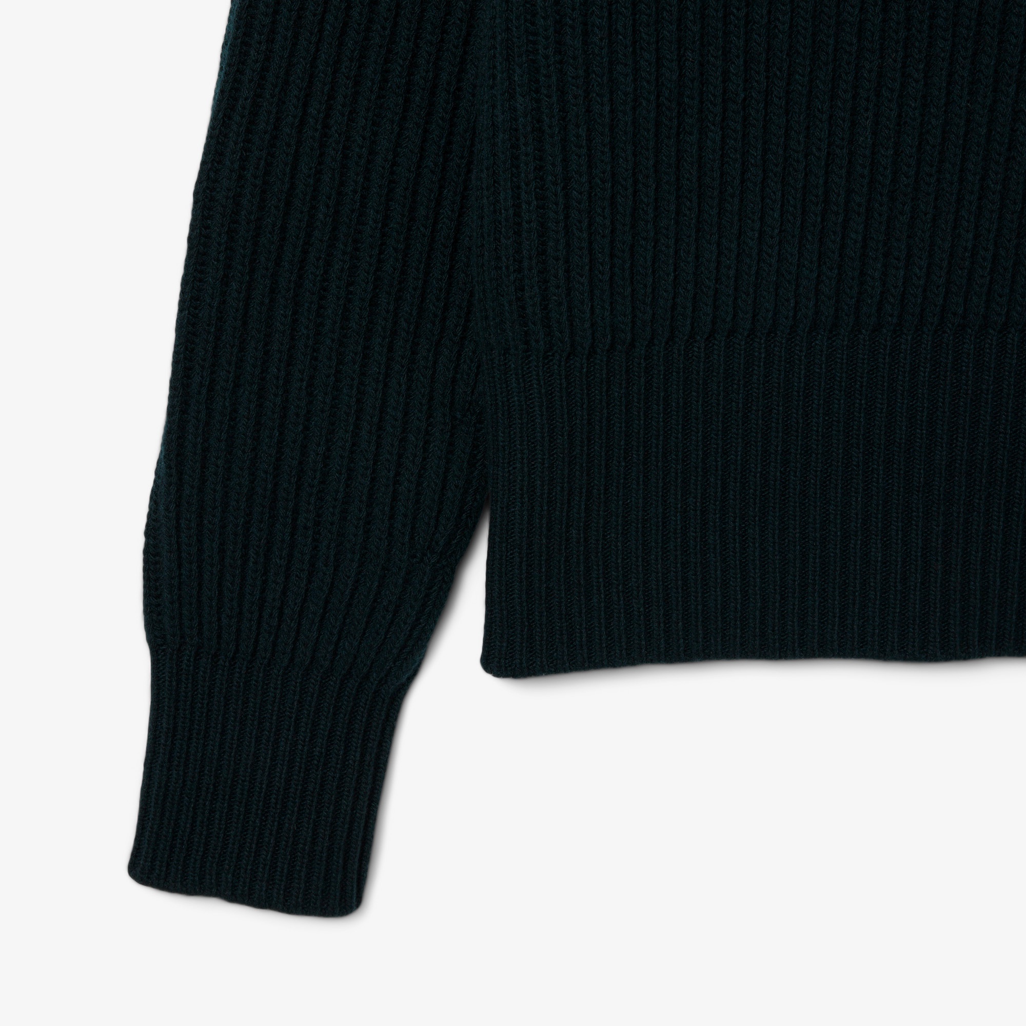 『FW25 Fashion Show』スタンドリブカラーニットポロセーター