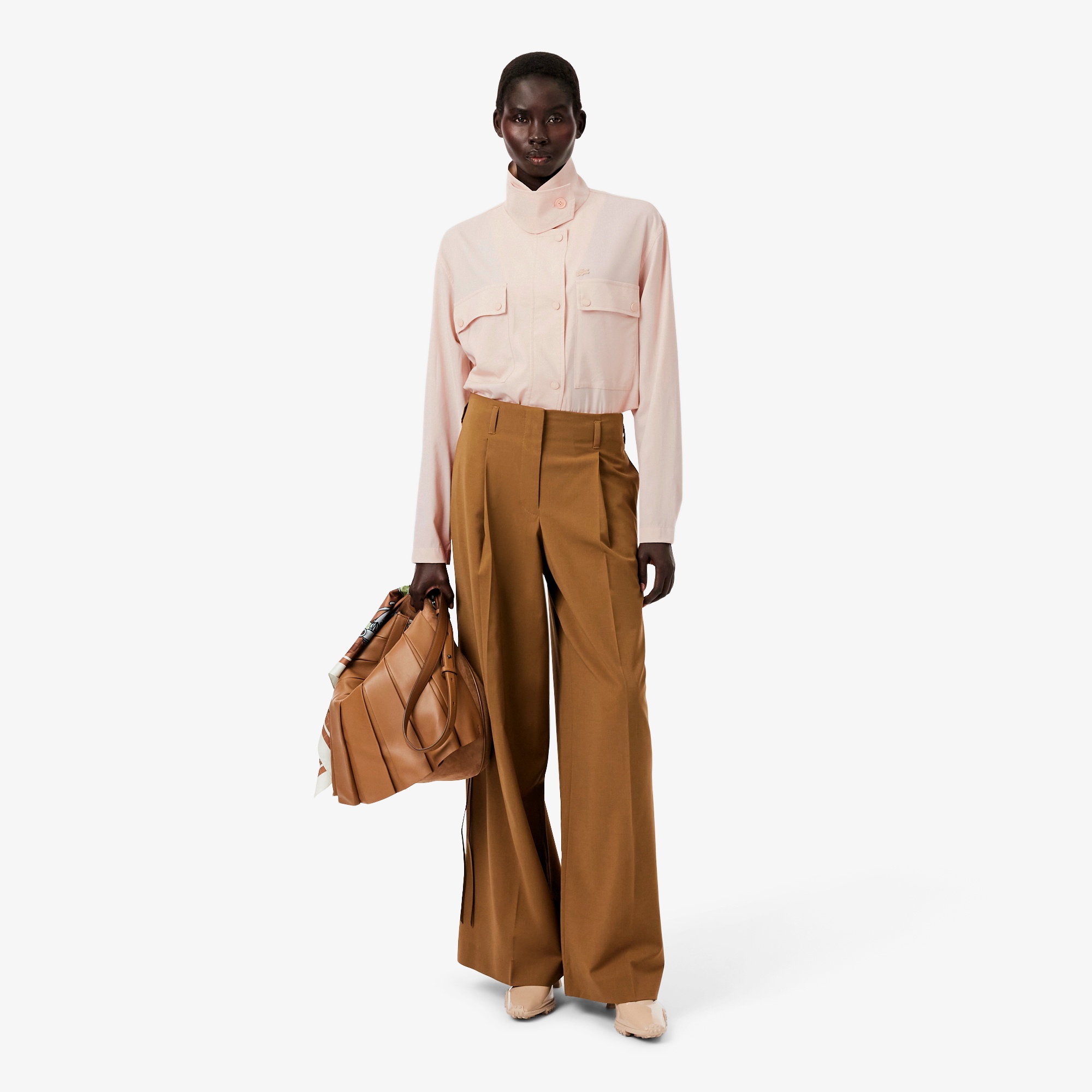 『FW25 Fashion Show』スタンドカラーシャツジャケット