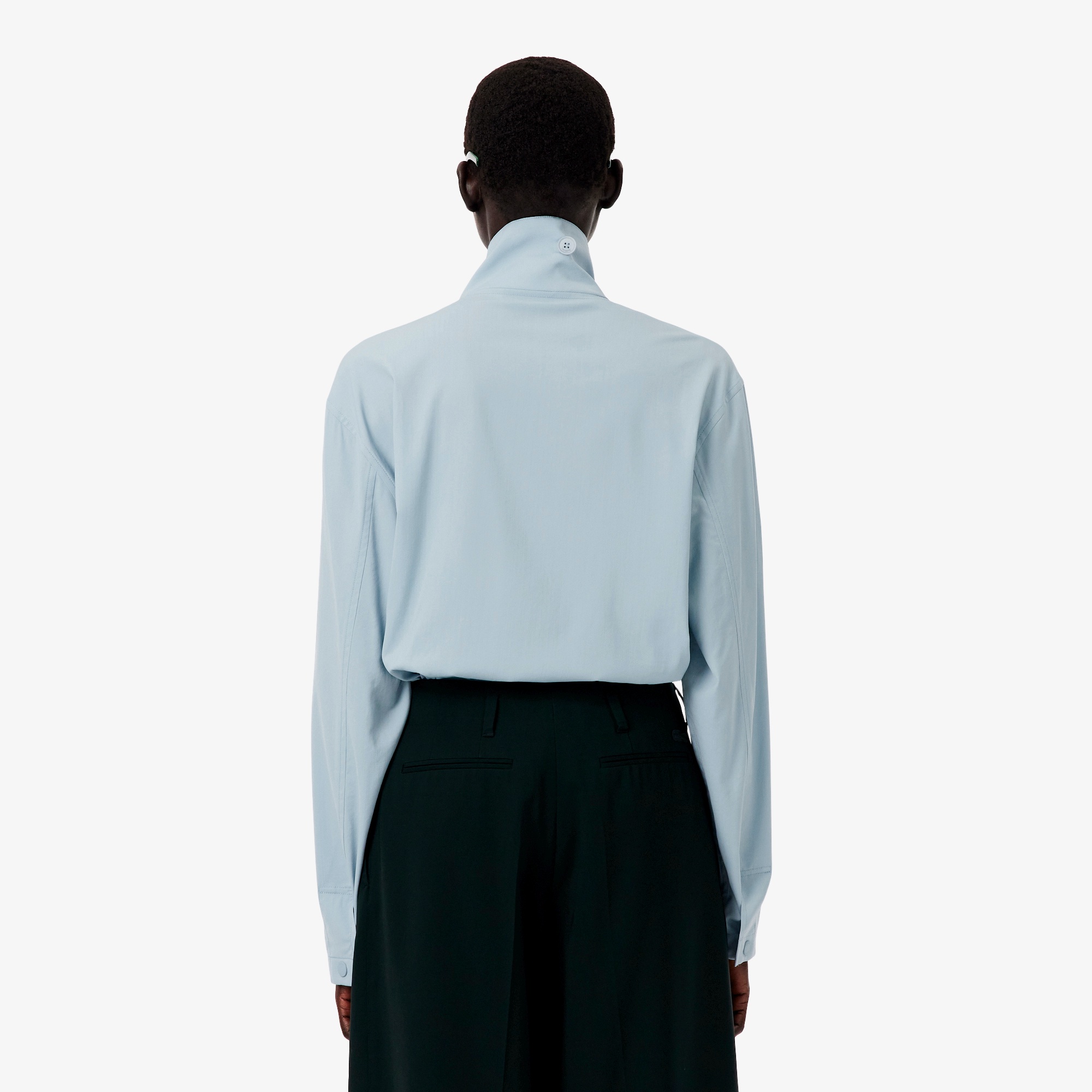『FW25 Fashion Show』スタンドカラーシャツジャケット