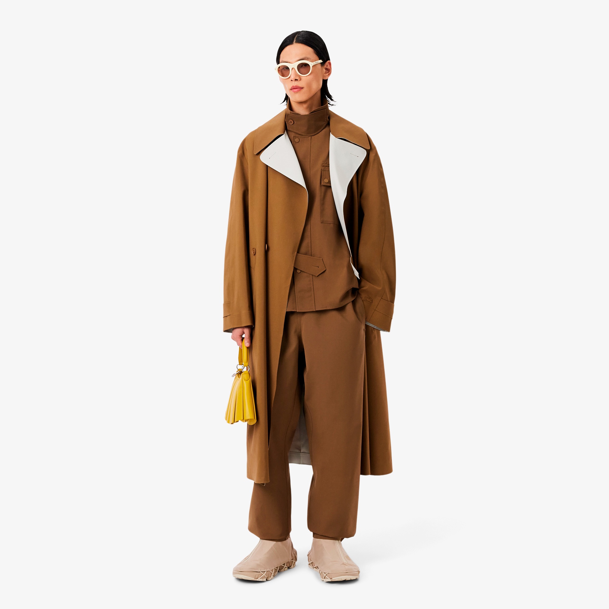 『FW25 Fashion Show』スタンドカラーシャツジャケット