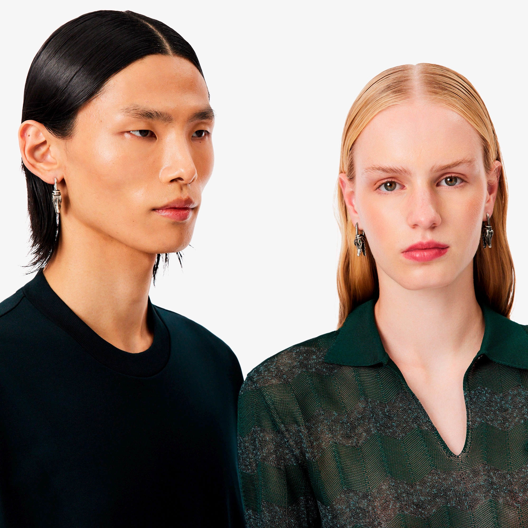 『FW25 Fashion Show』リアルワニイヤリング