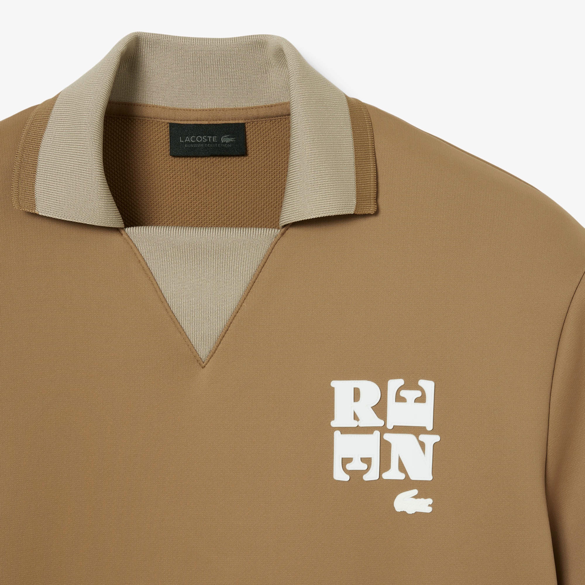 『FW25 Fashion Show』RENEワッペンオーバーサイズポロシャツ