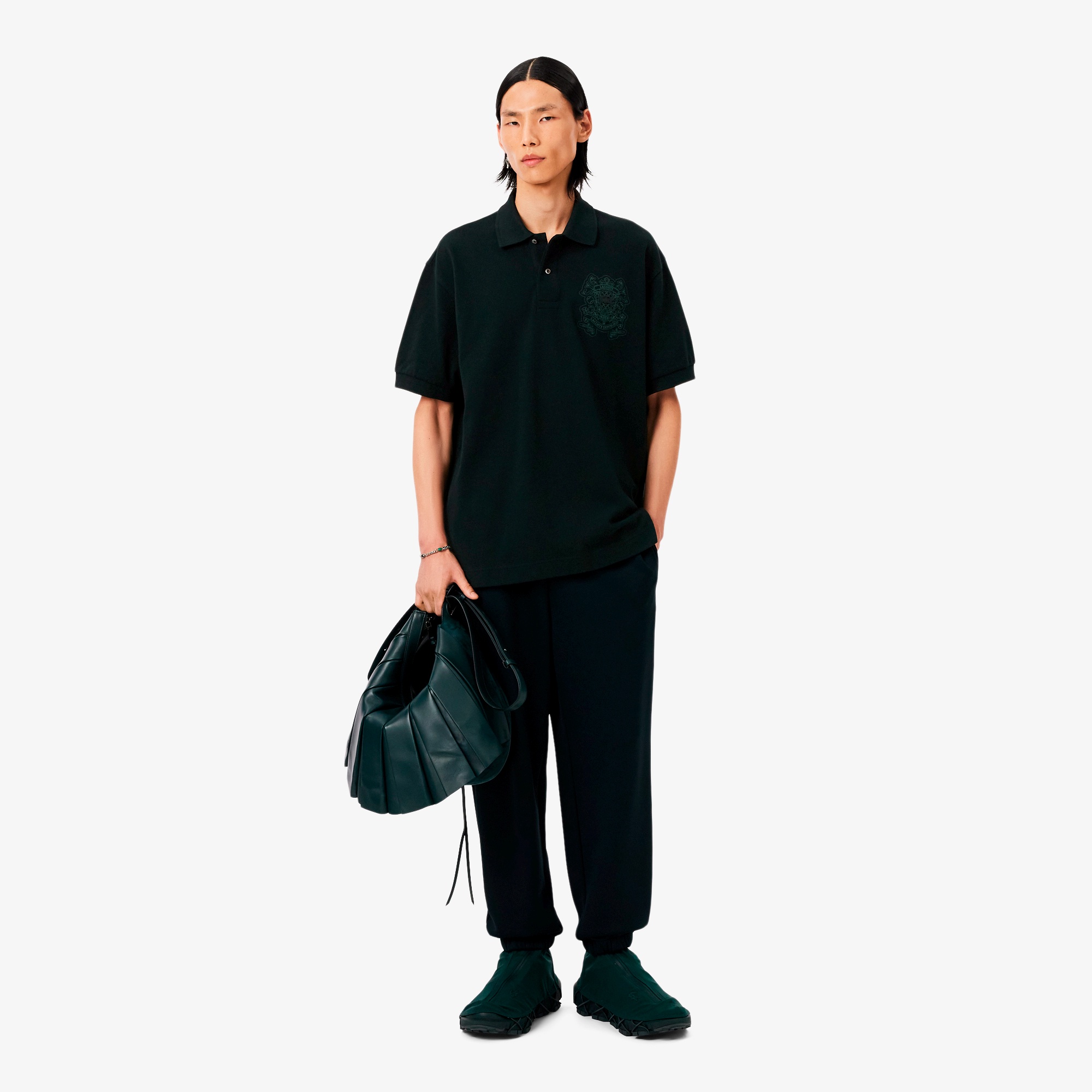 『FW25 Fashion Show』ルーズフィットエンブレムプリントポロシャツ