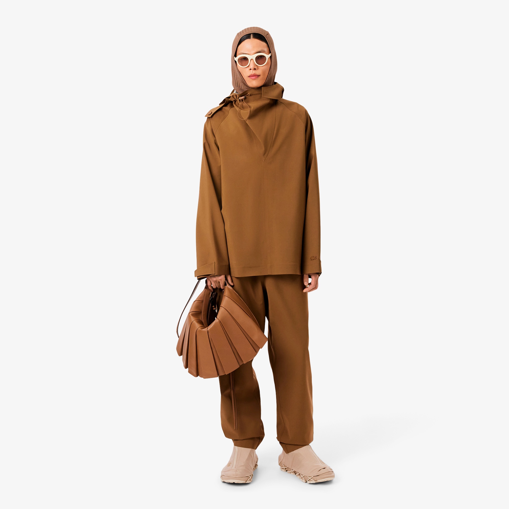 『FW25 Fashion Show』レーヨンブレンドリブニットバラクラバ