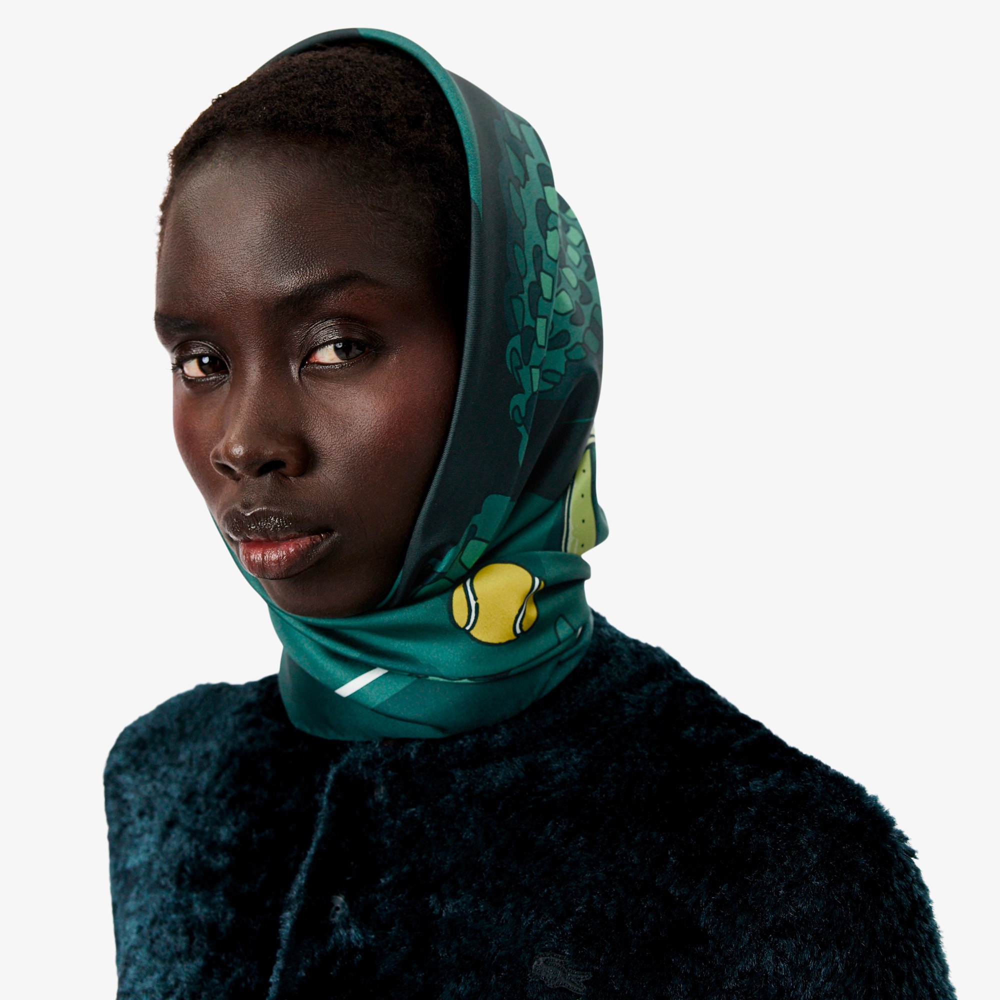 『FW25 Fashion Show』プリントシルクスカーフ