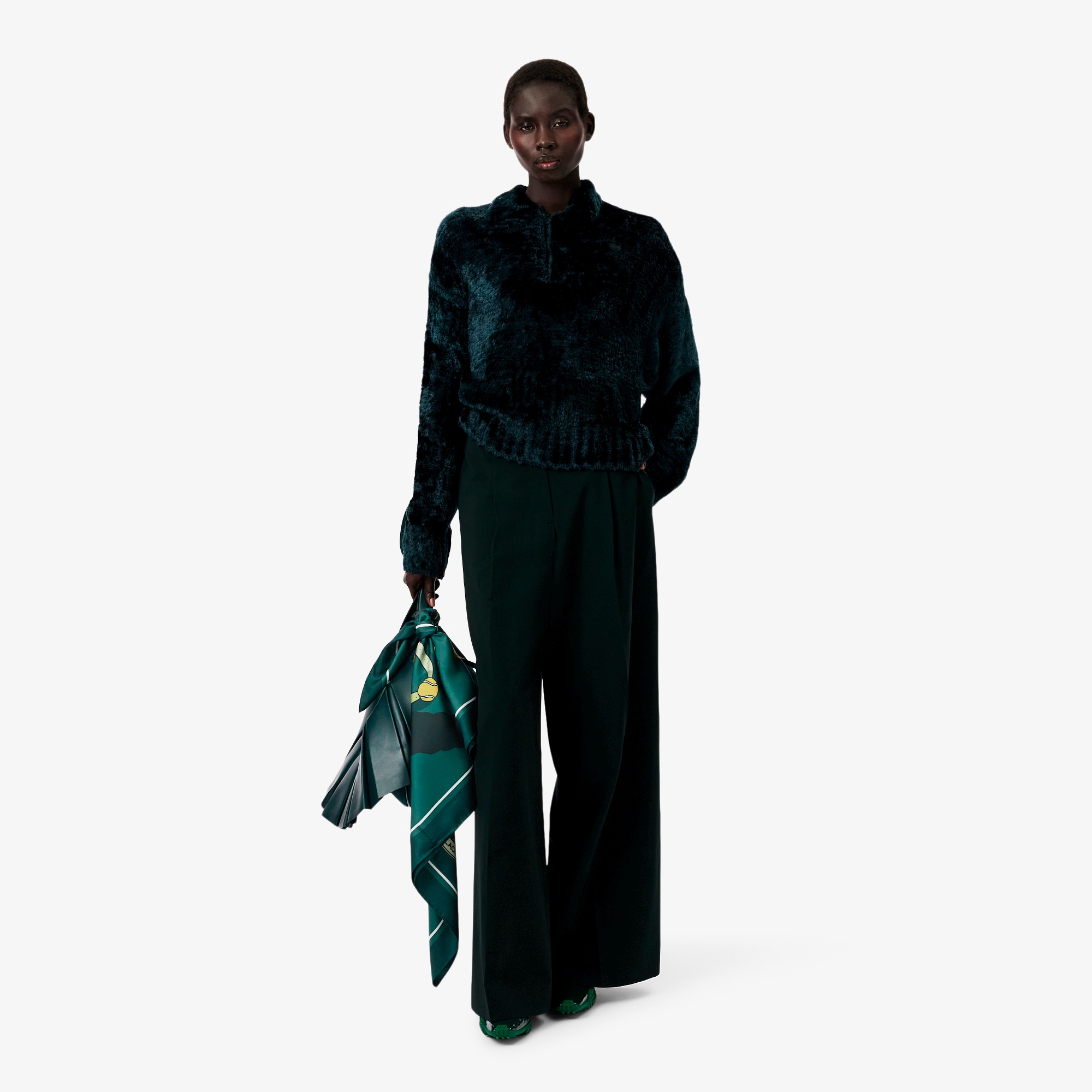 『FW25 Fashion Show』プリントシルクスカーフ