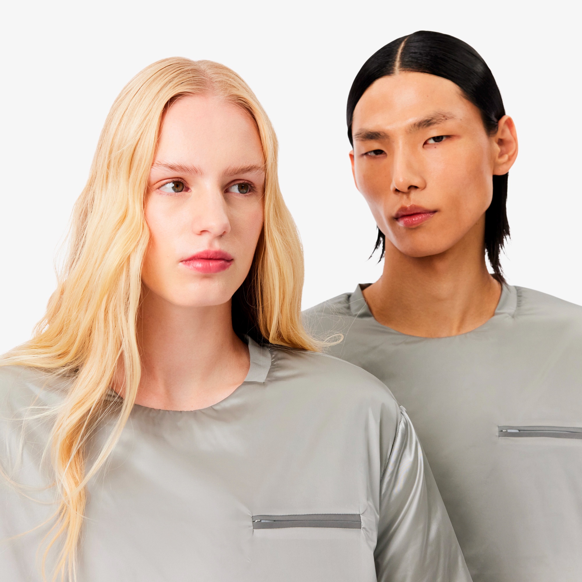 『FW25 Fashion Show』パデッドメタリックTシャツ