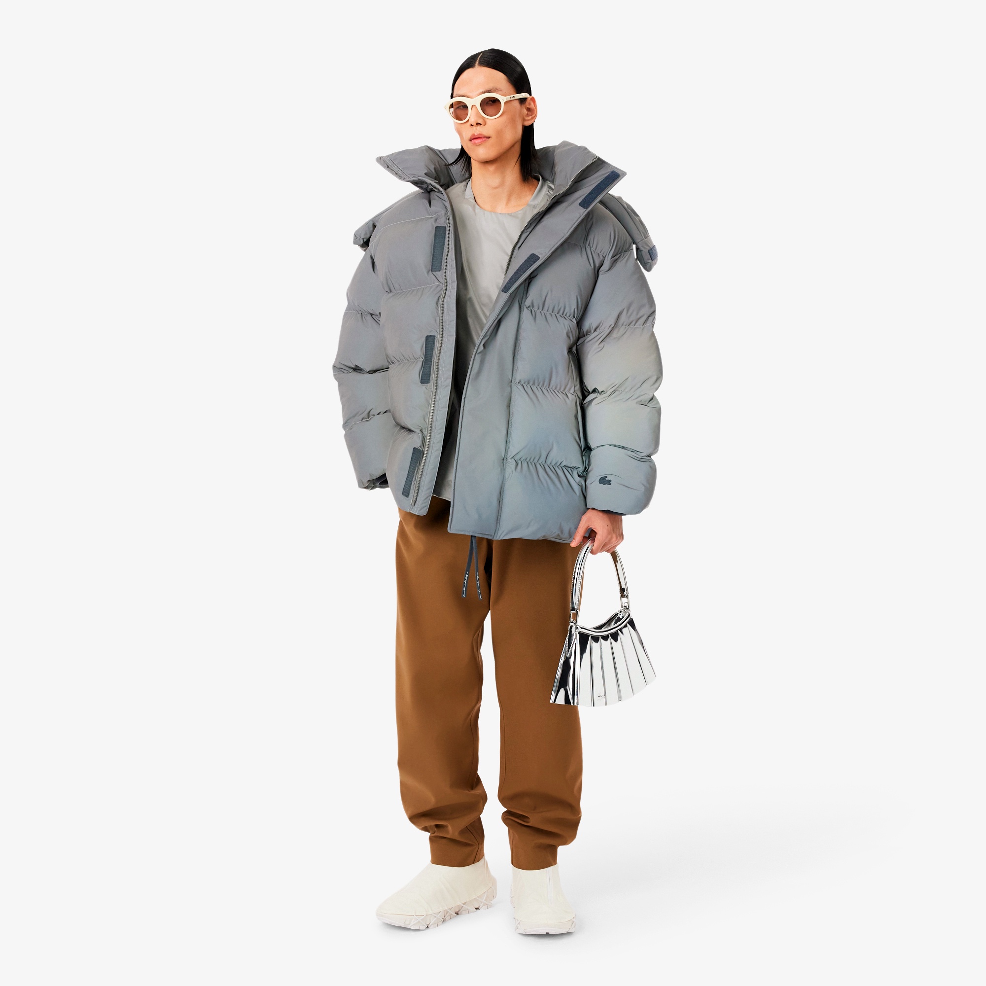 『FW25 Fashion Show』パデッドメタリックTシャツ