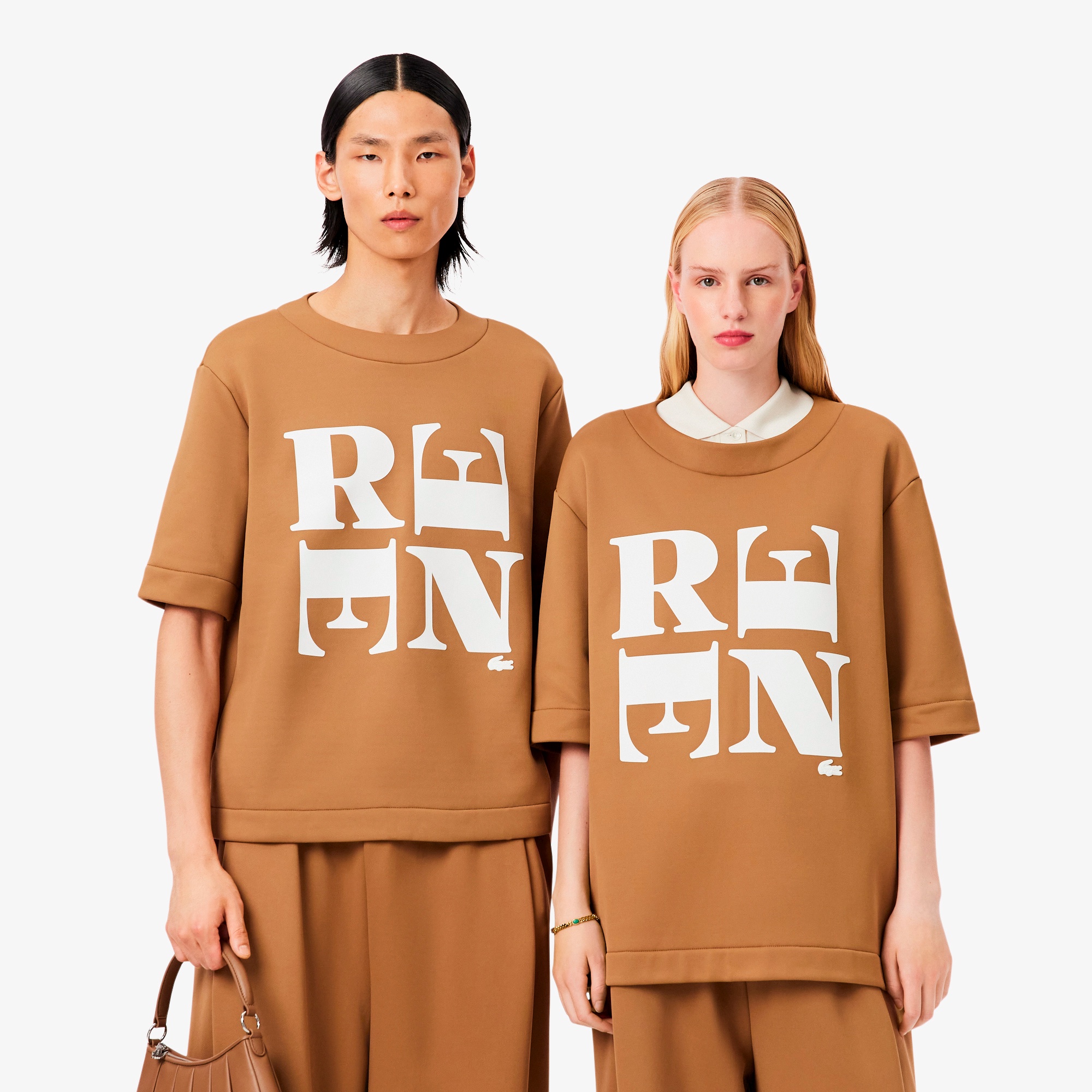 『FW25 Fashion Show』RENEプリントダブルフェイスサテンTシャツ