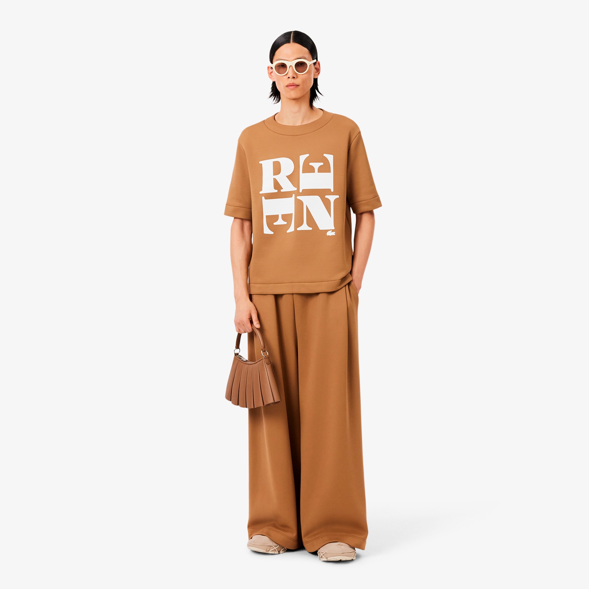 『FW25 Fashion Show』RENEプリントダブルフェイスサテンTシャツ