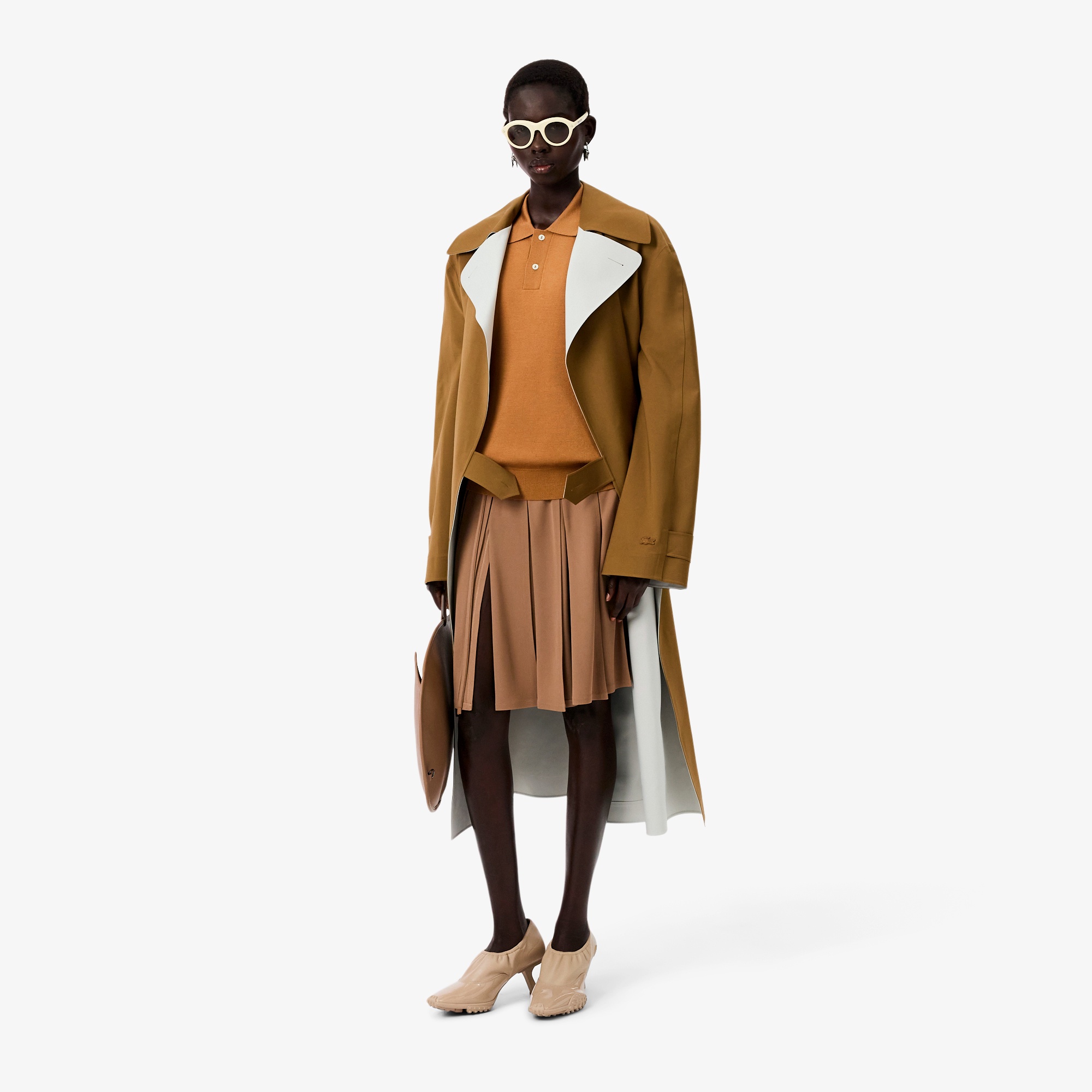 『FW25 Fashion Show』フルイドプリーツスカート