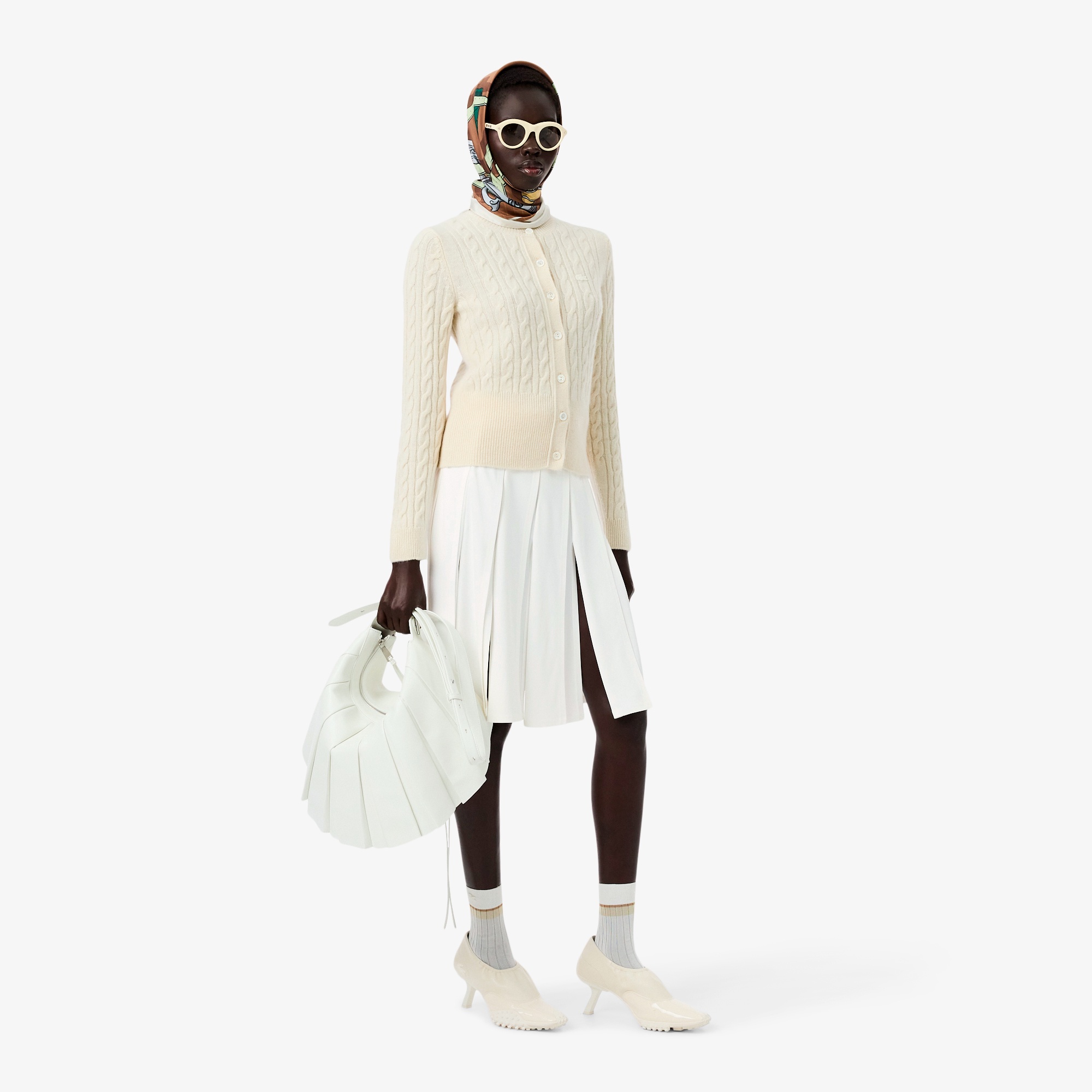 『FW25 Fashion Show』フルイドプリーツスカート