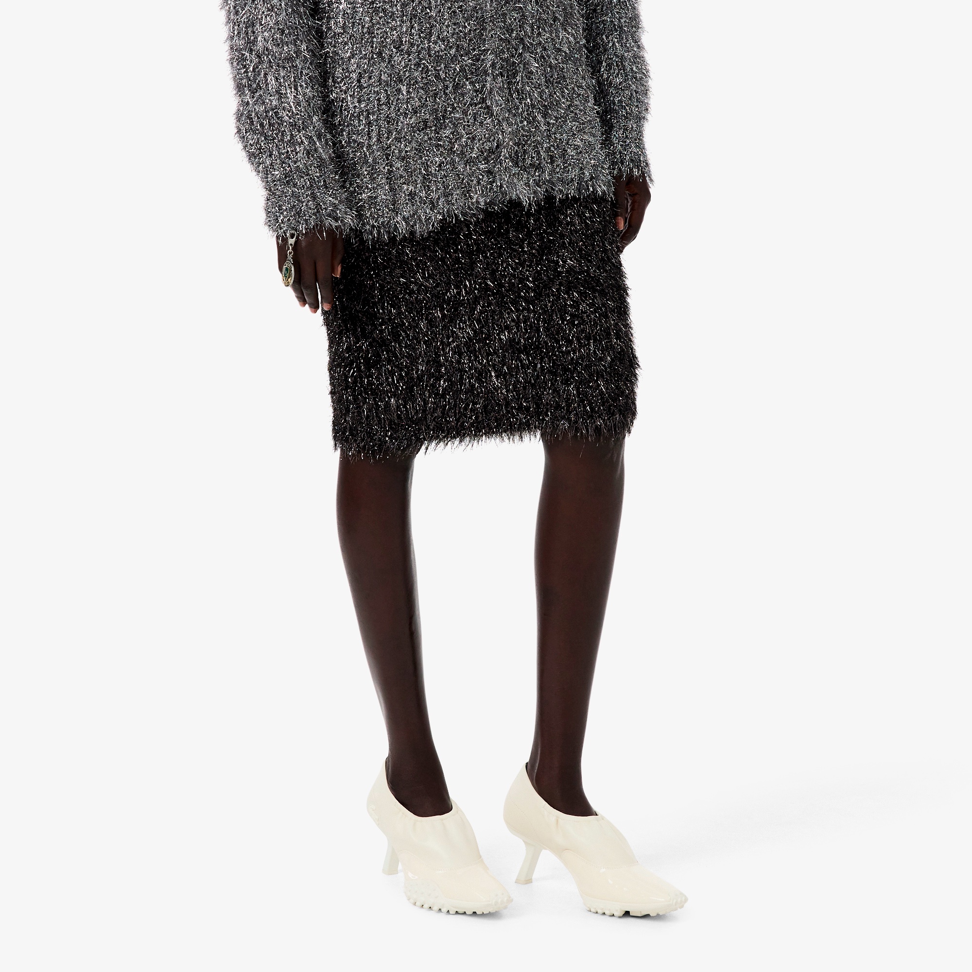『FW25 Fashion Show』ルレックスニットスカート