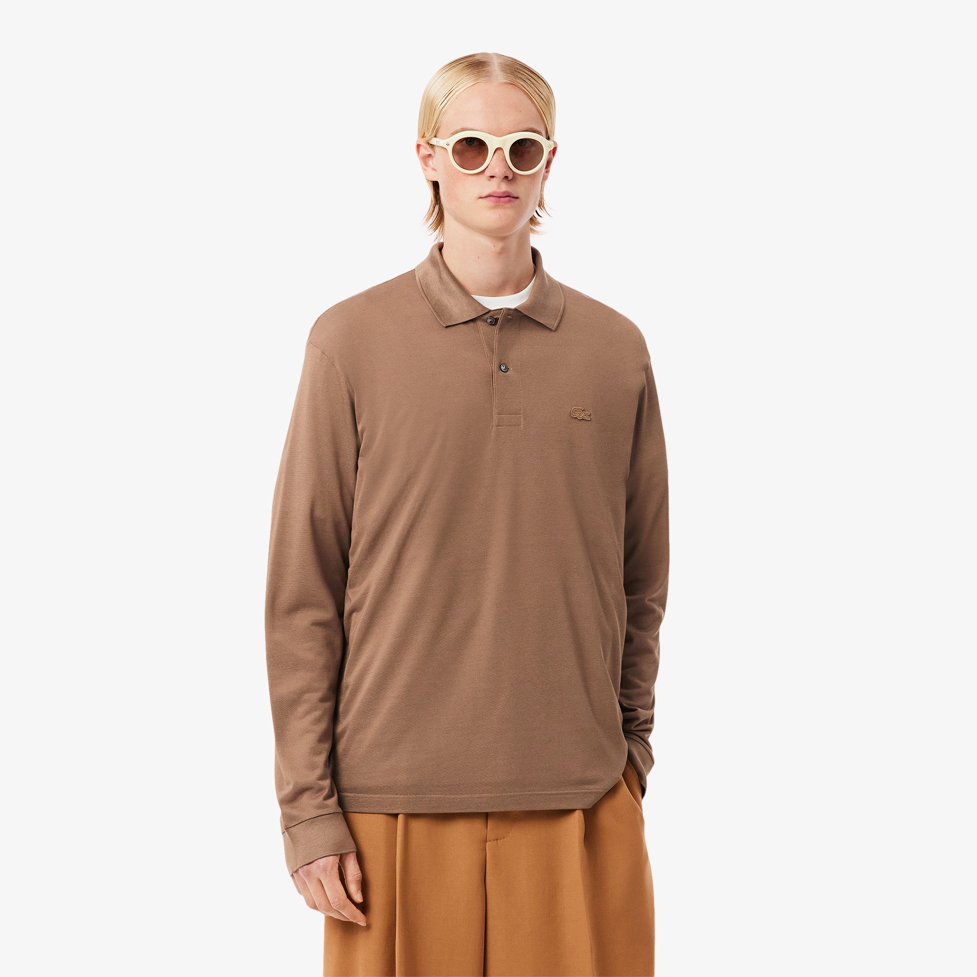 『FW25 Fashion Show』ルーズフィットシルクポロシャツ