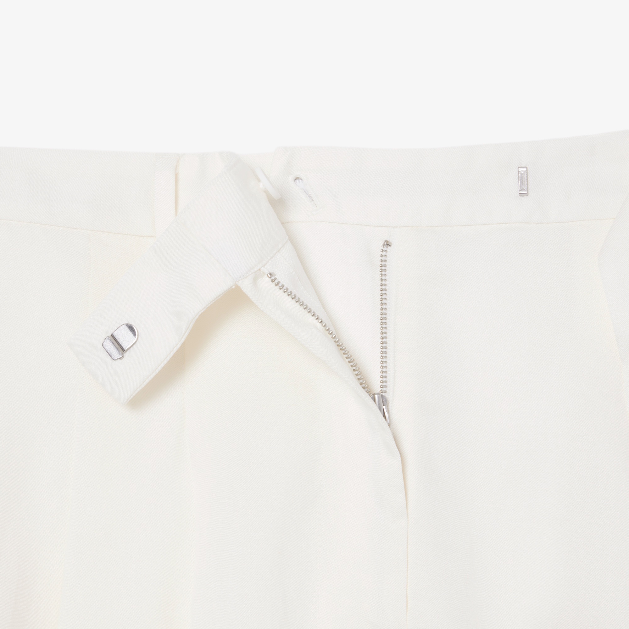 リヨセル×リネンブレンドベルテッドバミューダショーツ