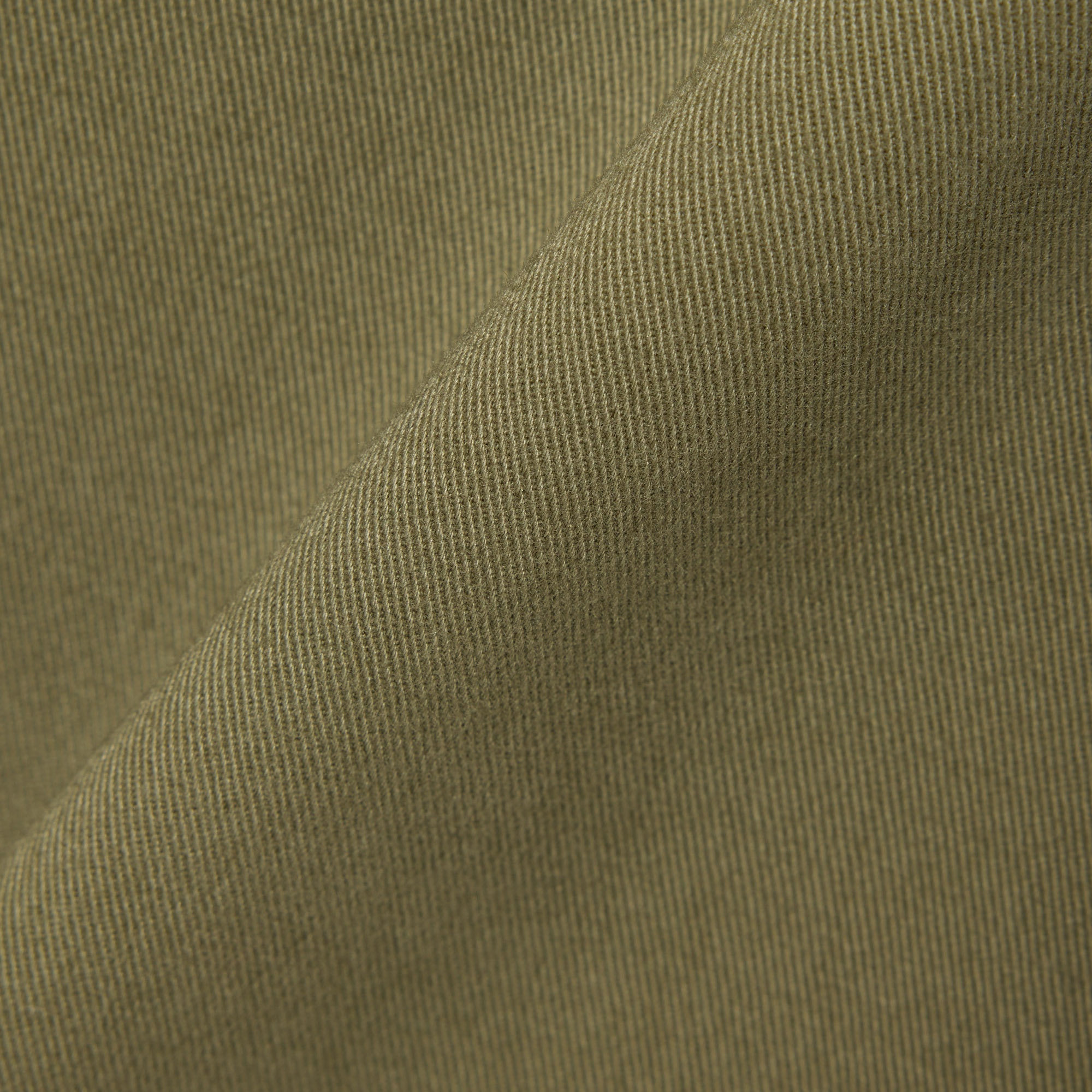 レギュラーフィットテーパードストレッチチノパンツ