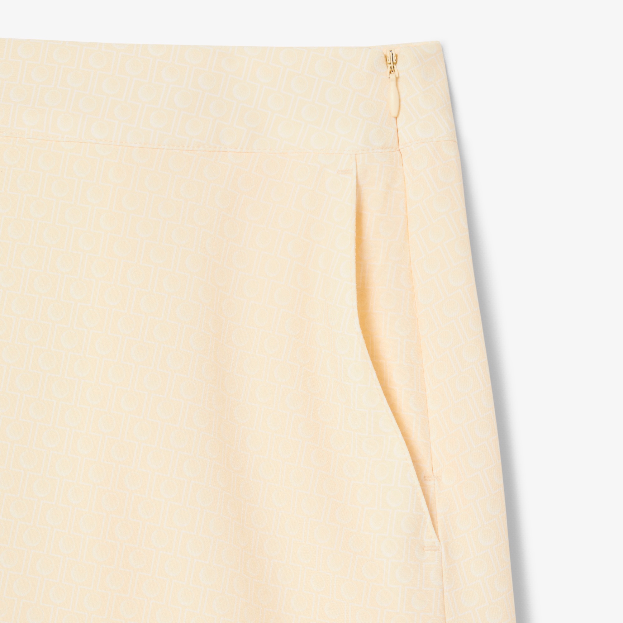 ウルトラドライゴルフスカート