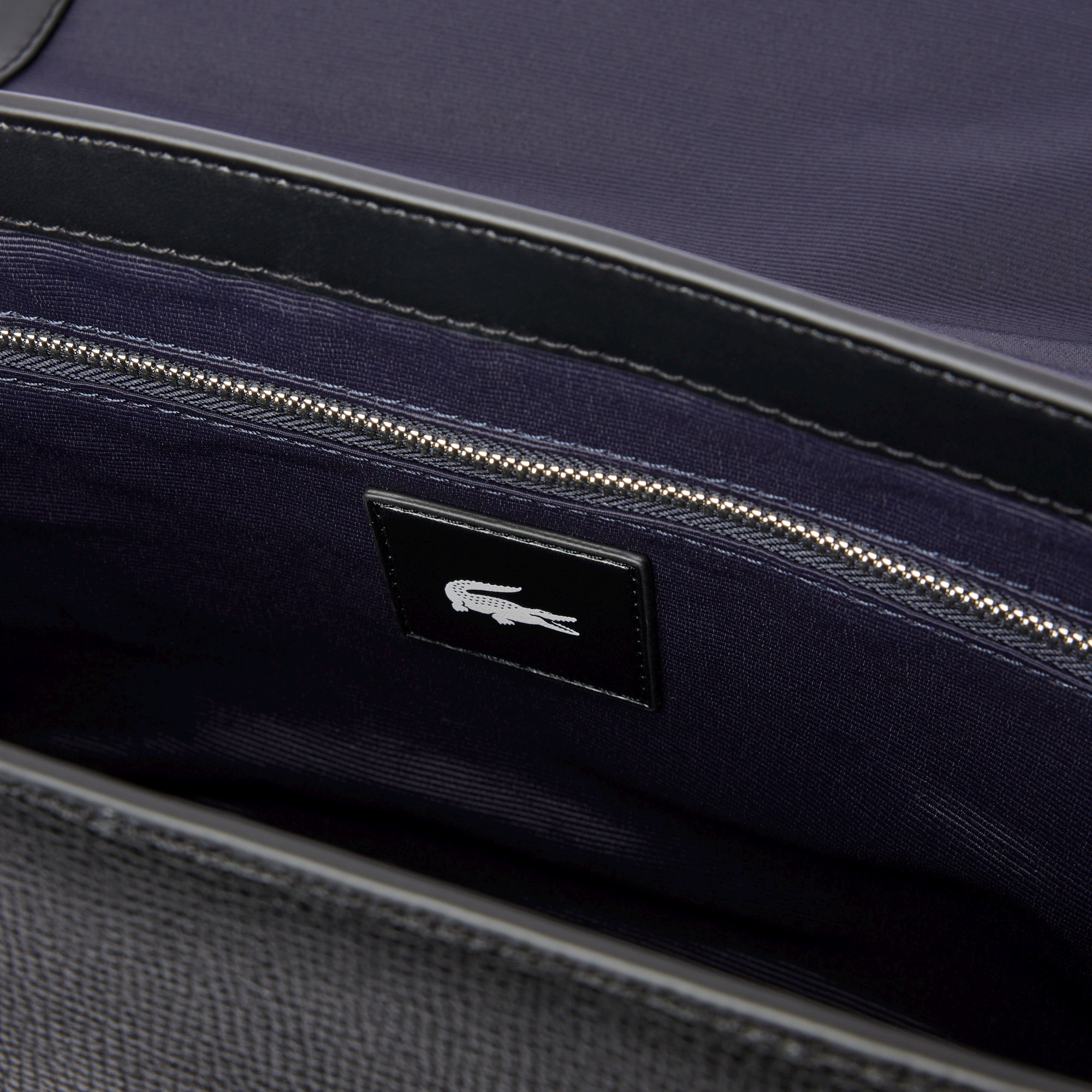 オシアン レザーフラップバッグ