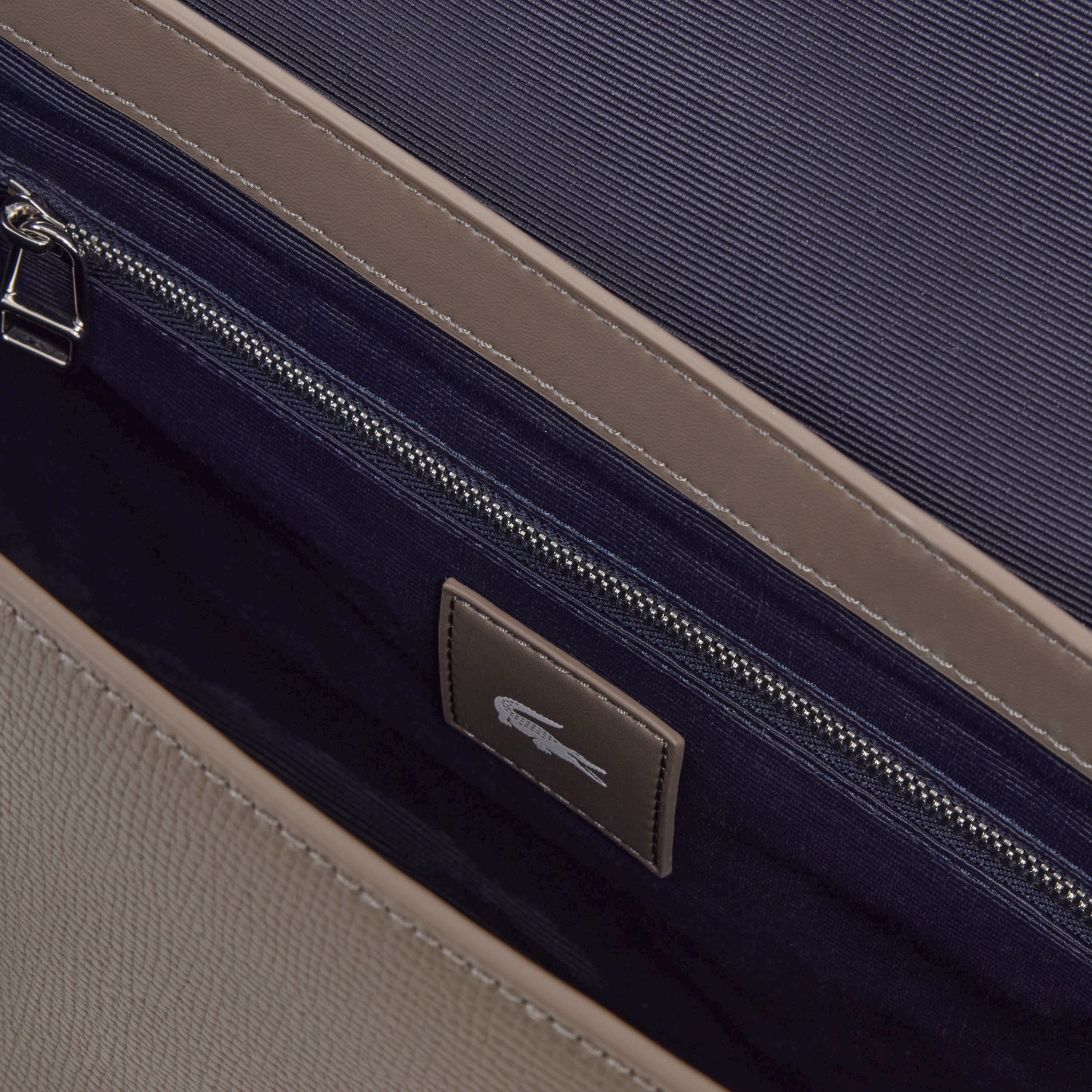 オシアン レザーフラップバッグ