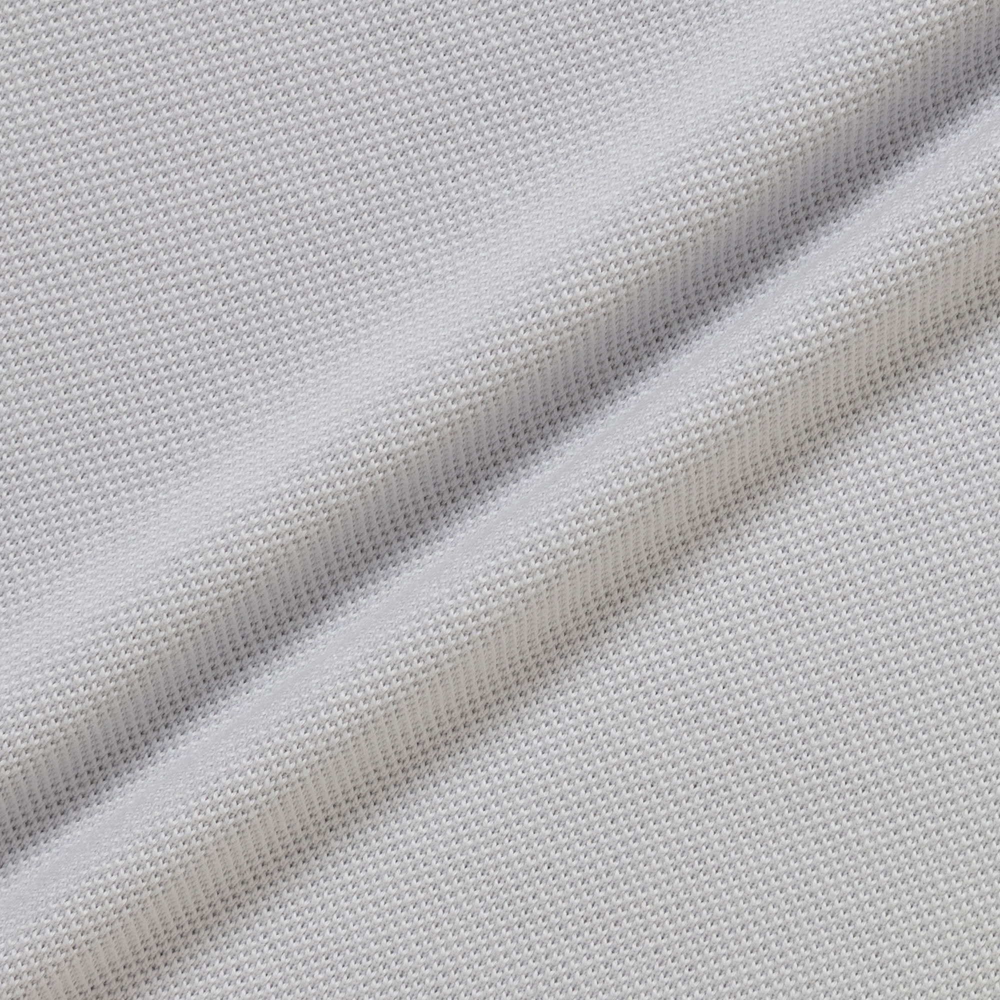 クラシックフィットロングスリーブTシャツ