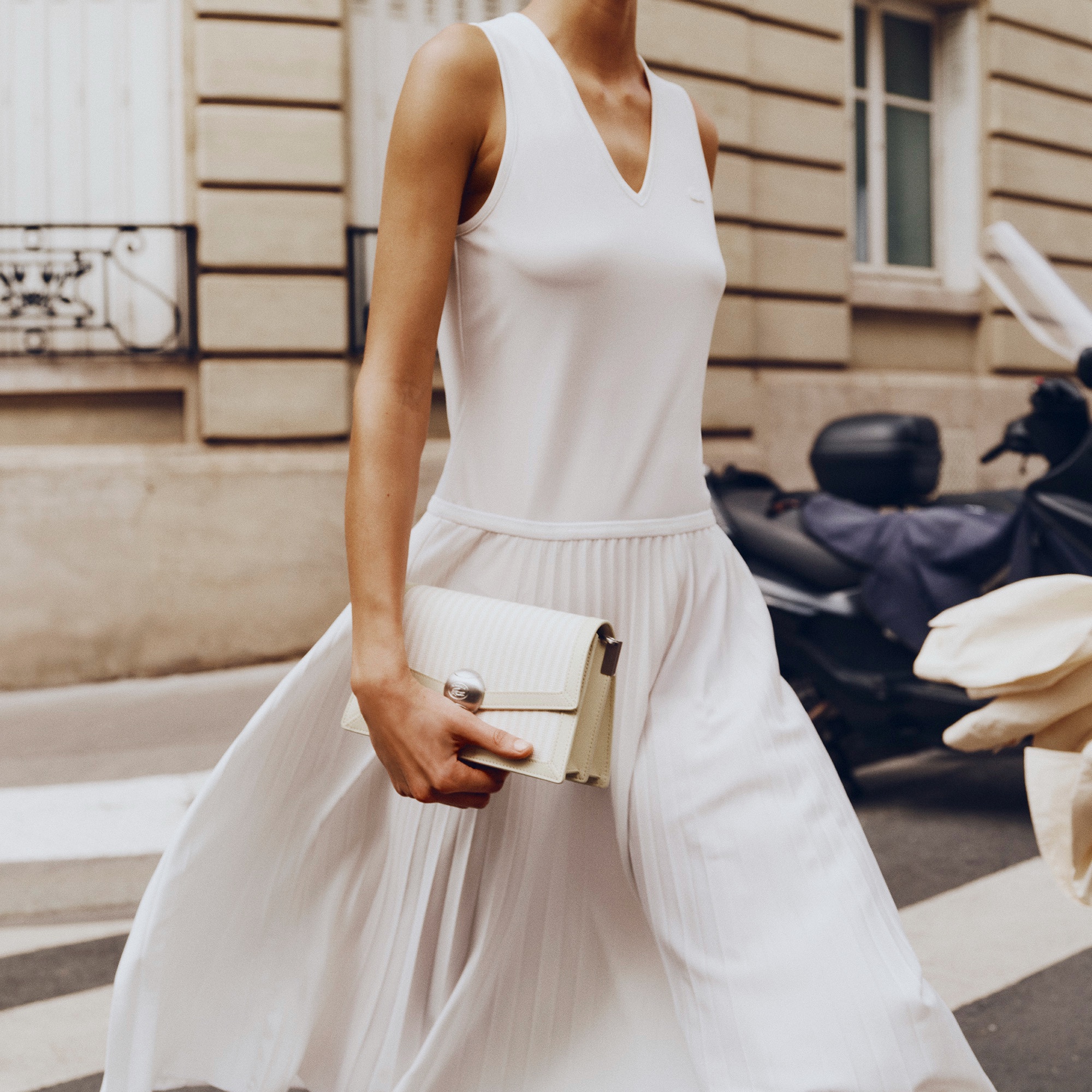 スリーブレスプリーツロングドレス