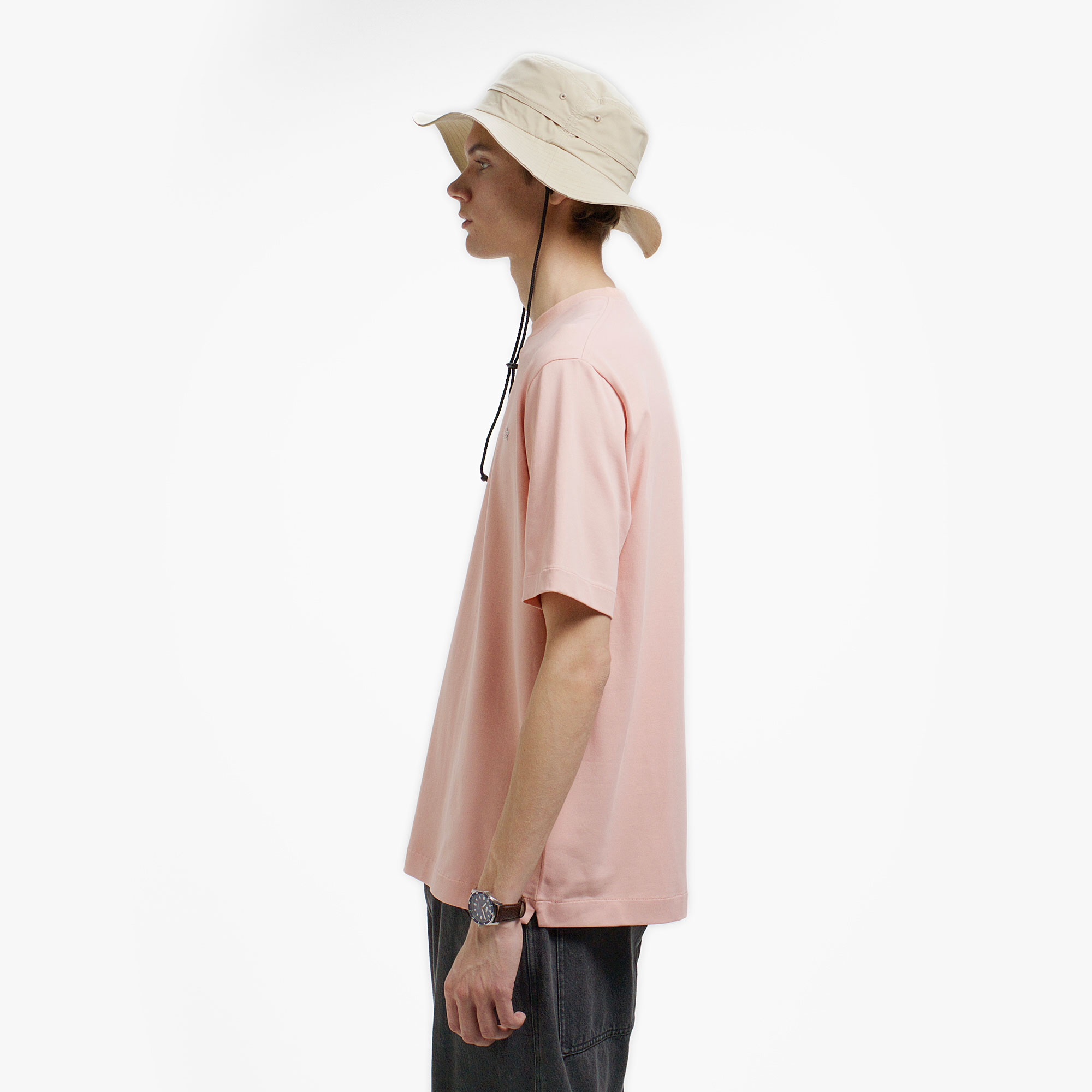 ワンポイントロゴクルーネックTシャツ