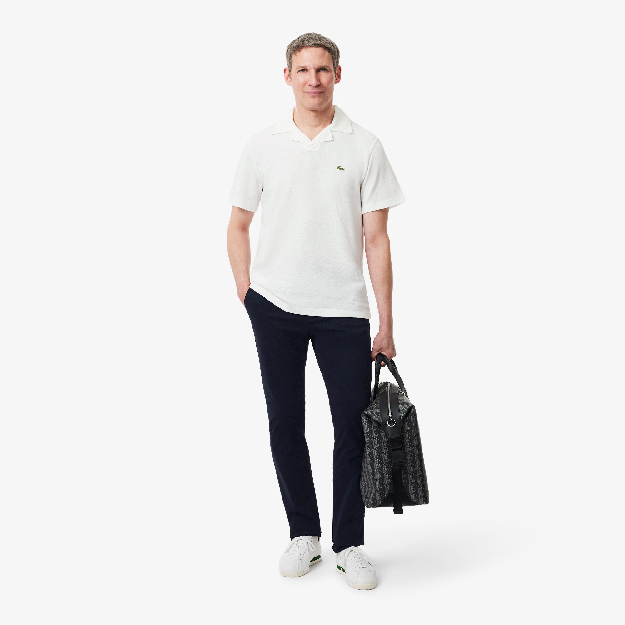 スリムフィットテーパードストレッチチノパンツ