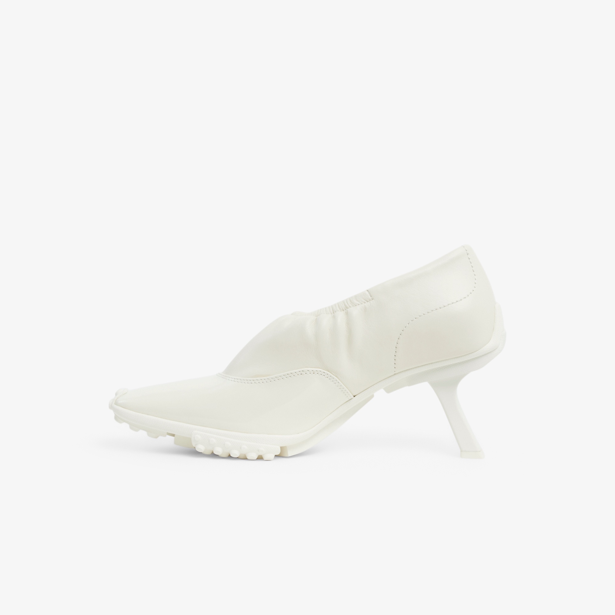 『SS26 Fashion Show』レディース HEEL RUNWAY 126