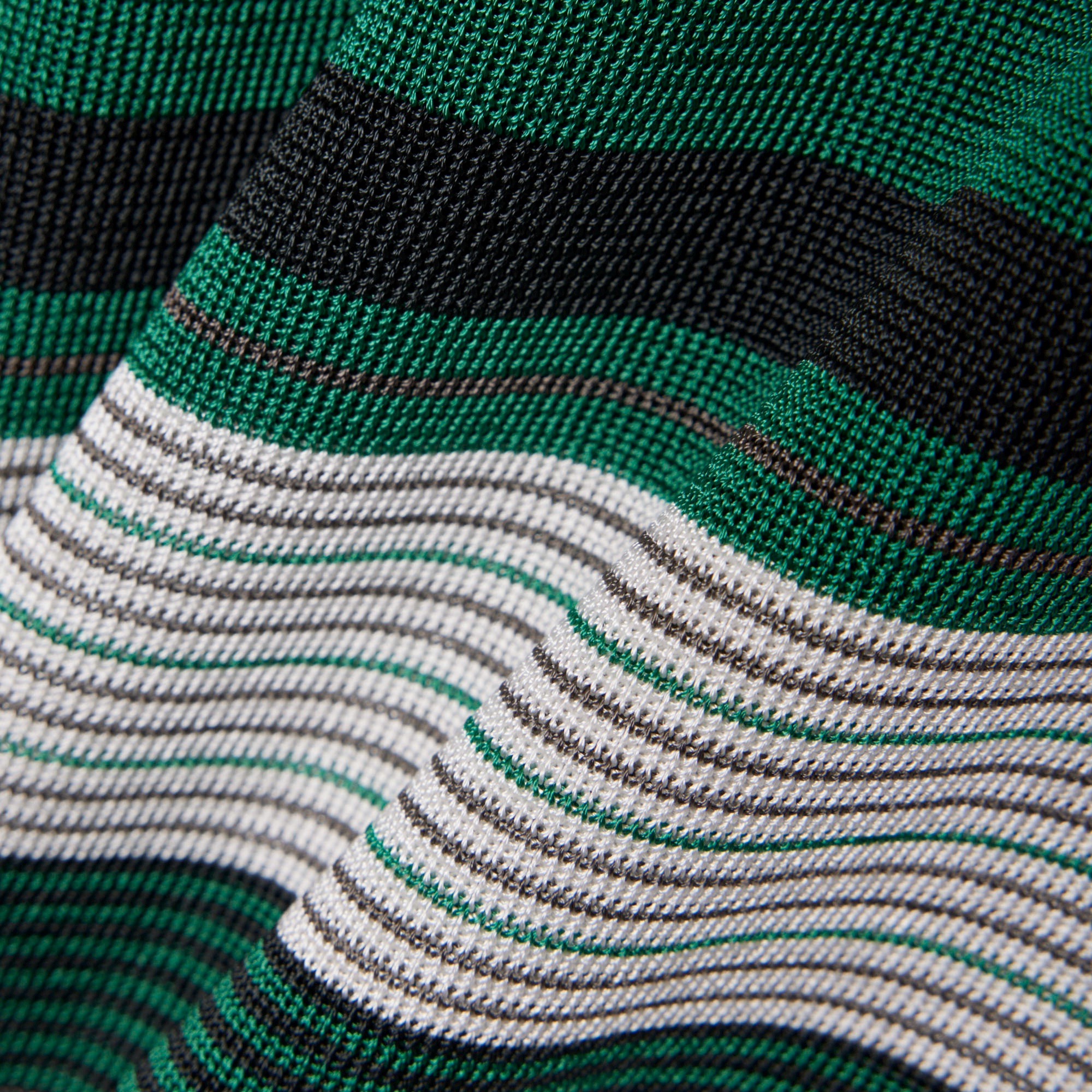 『SS26 Fashion Show』 マルチストライプレーヨンTシャツ