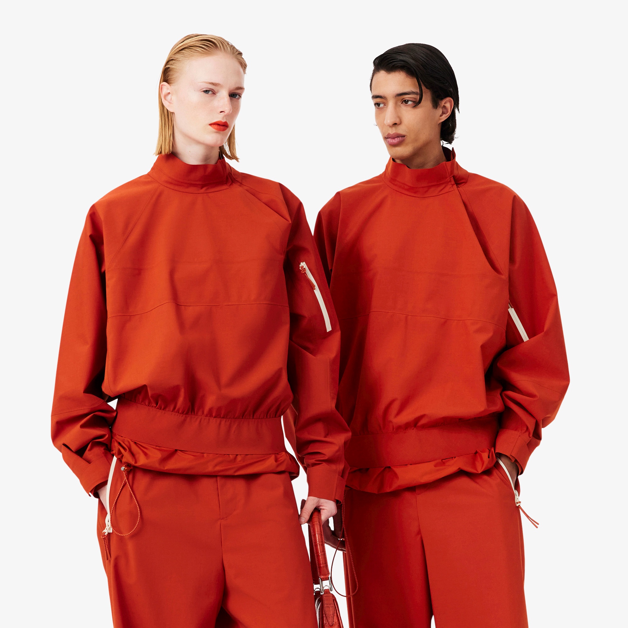 『SS26 Fashion Show』 テクニカルタフタプルオーバージャケット