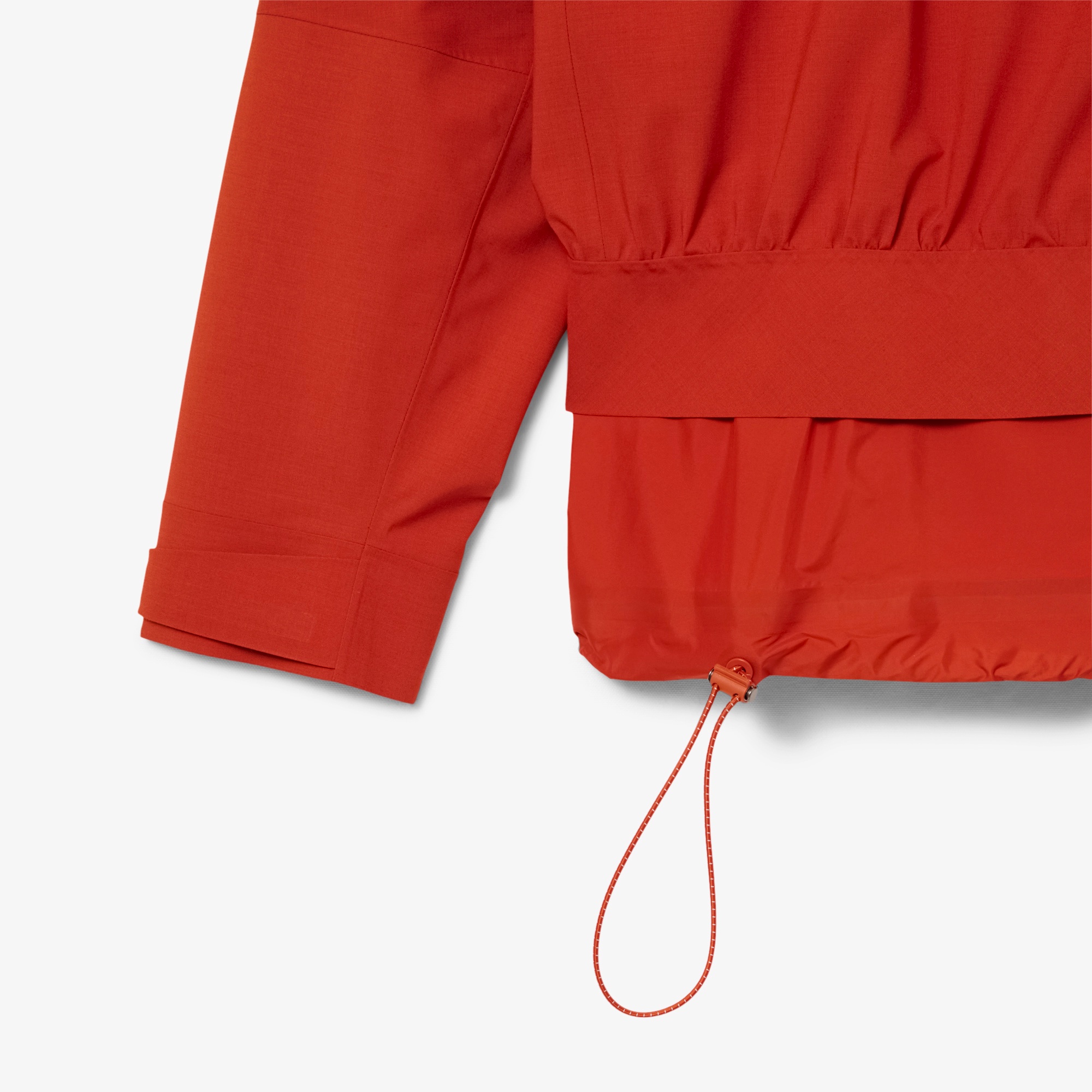 『SS26 Fashion Show』 テクニカルタフタプルオーバージャケット