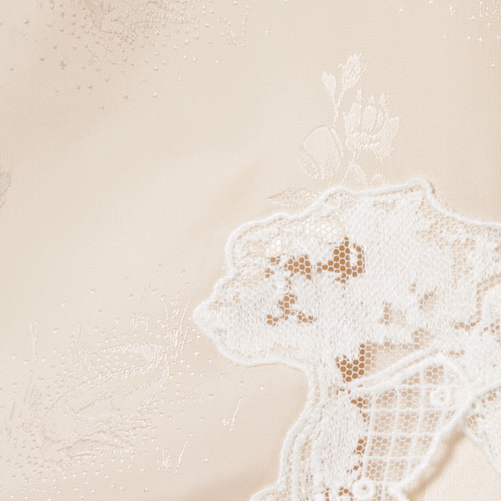 『SS26 Fashion Show』 ランドスケープチュールドレス