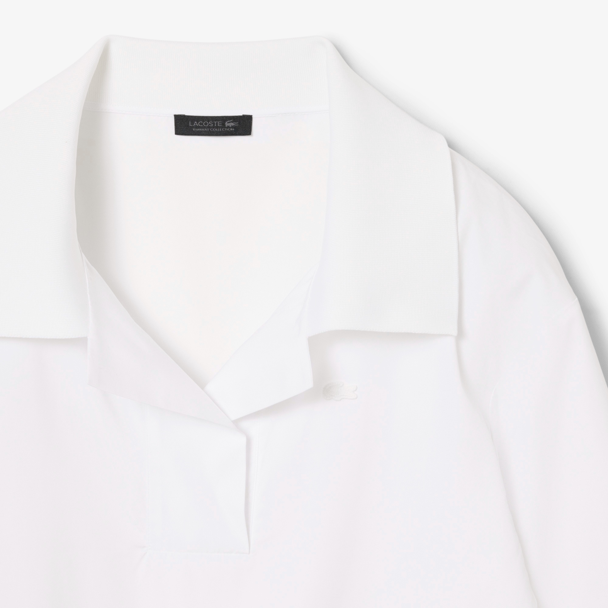 『SS26 Fashion Show』 ポプリンポロカラーショートオールインワン