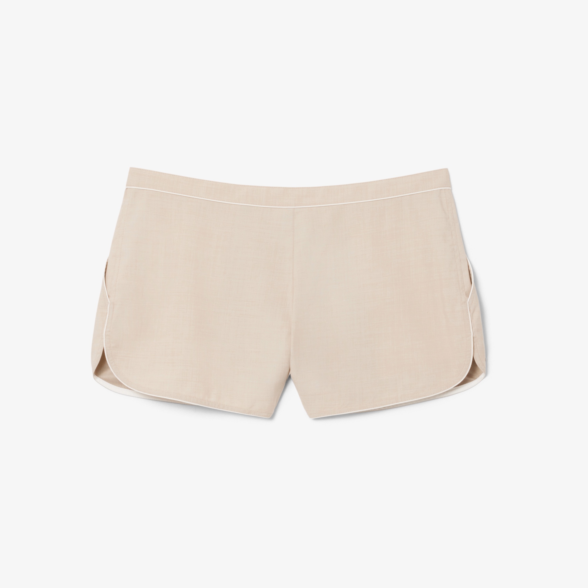 『SS26 Fashion Show』 トリムラインショーツ