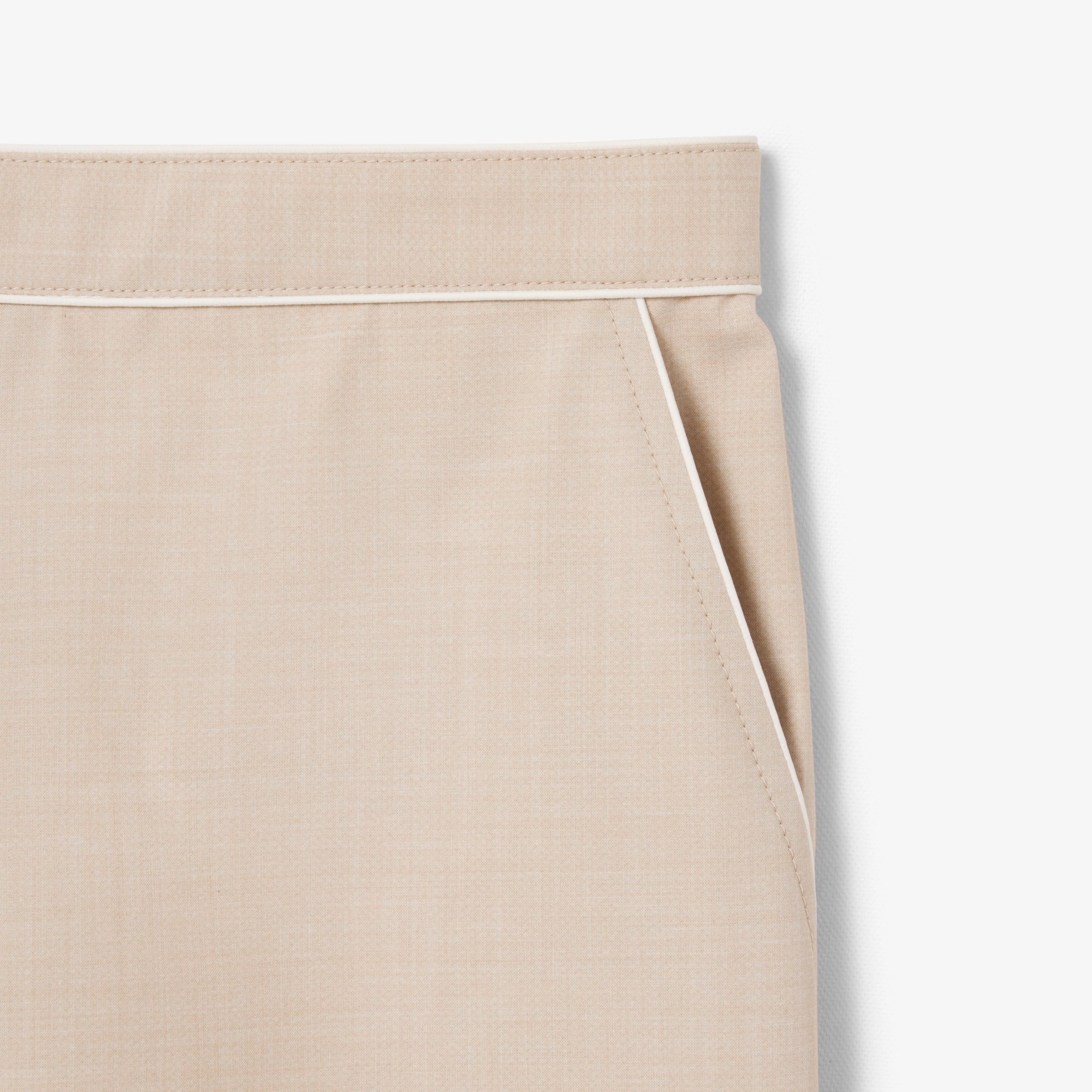 『SS26 Fashion Show』 トリムラインショーツ