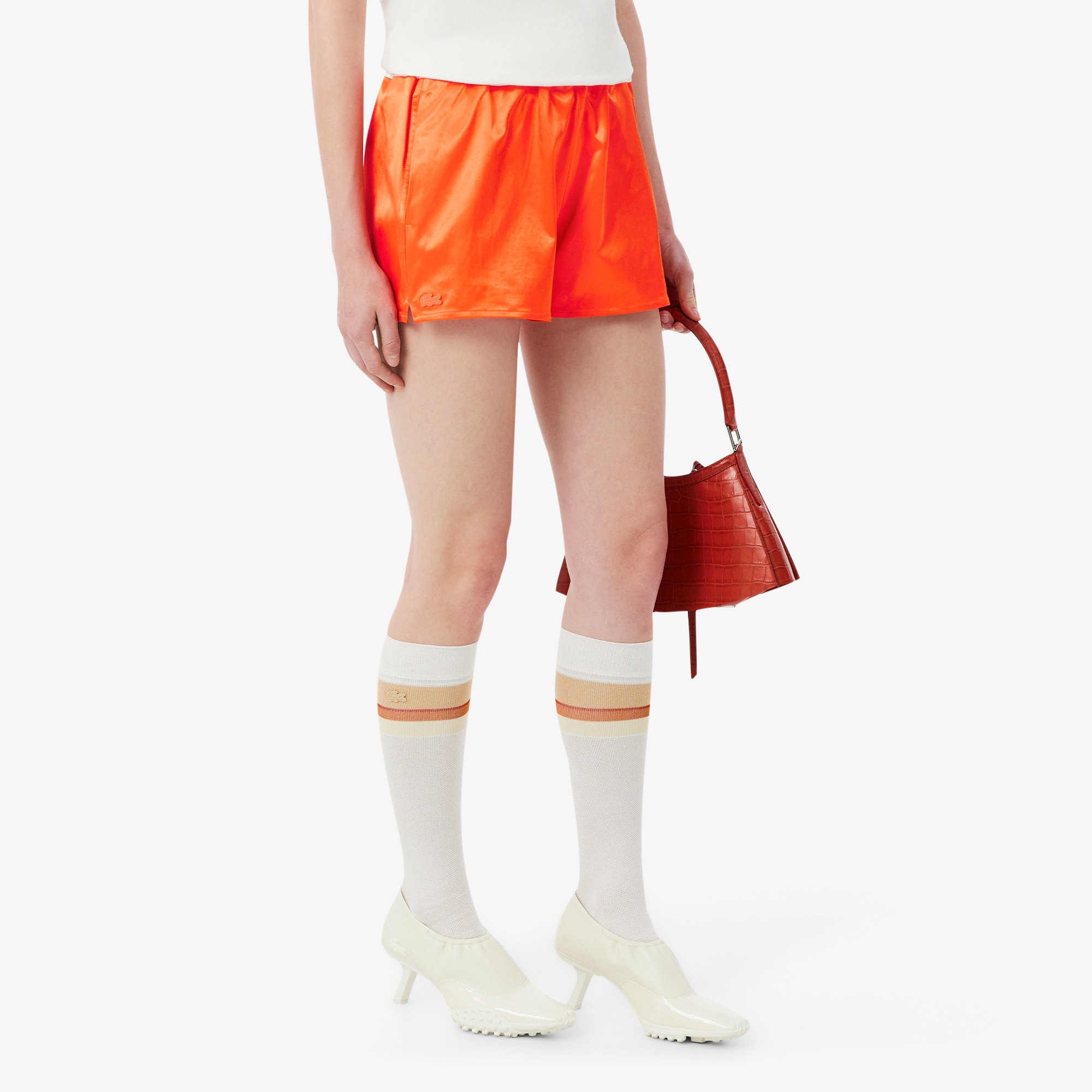 『SS26 Fashion Show』 グロッシーショートパンツ