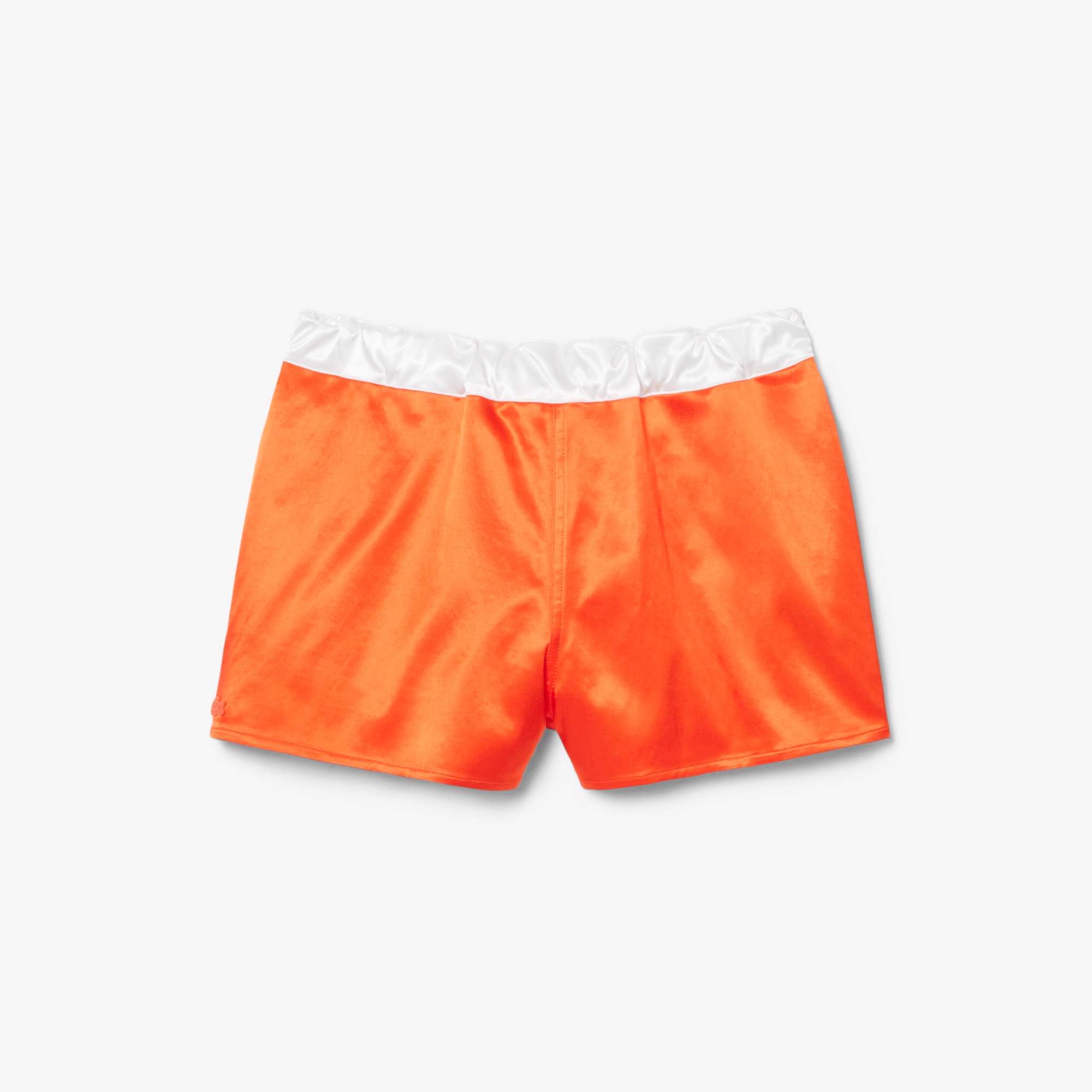 『SS26 Fashion Show』 グロッシーショートパンツ