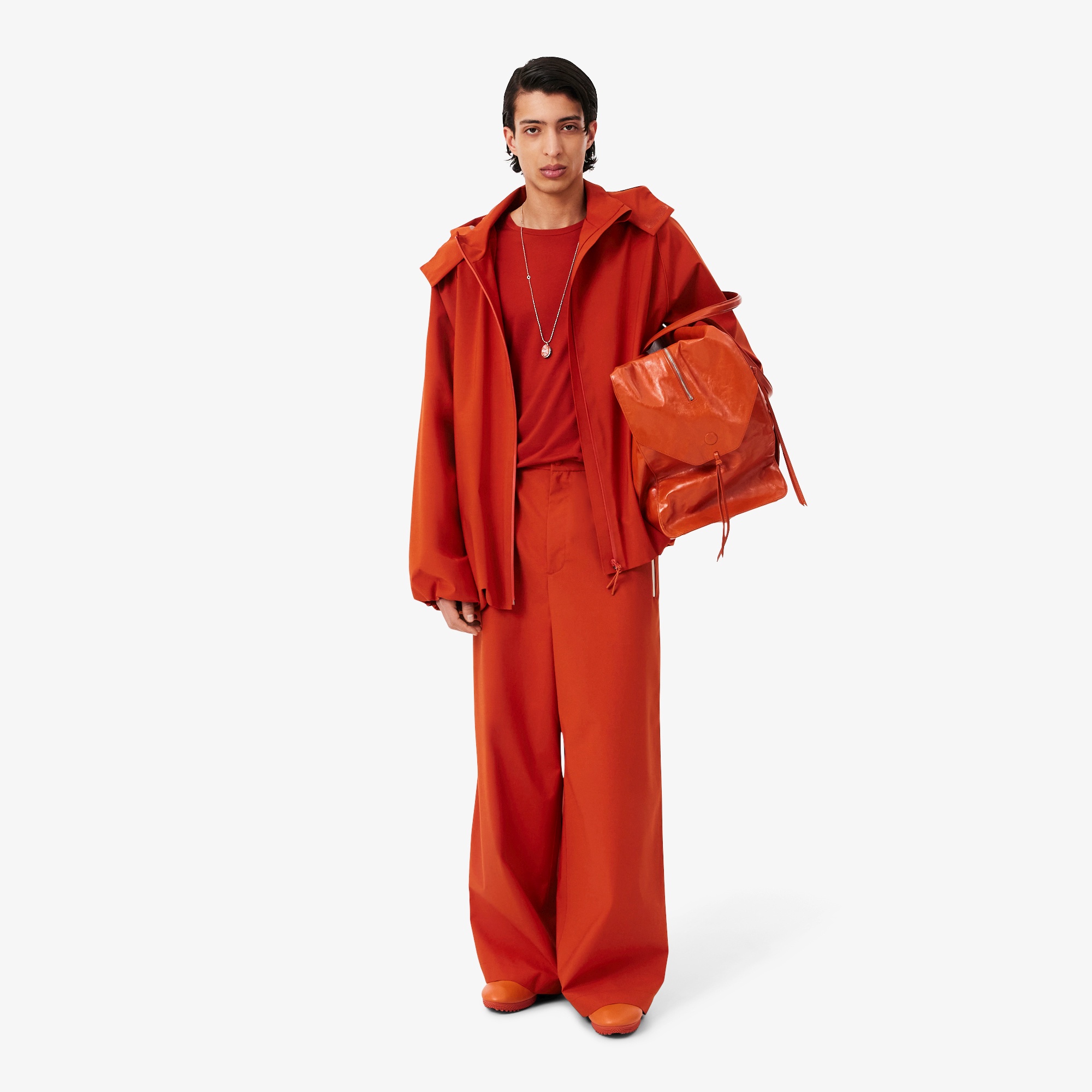 『SS26 Fashion Show』 ルーズフィットタフタパンツ