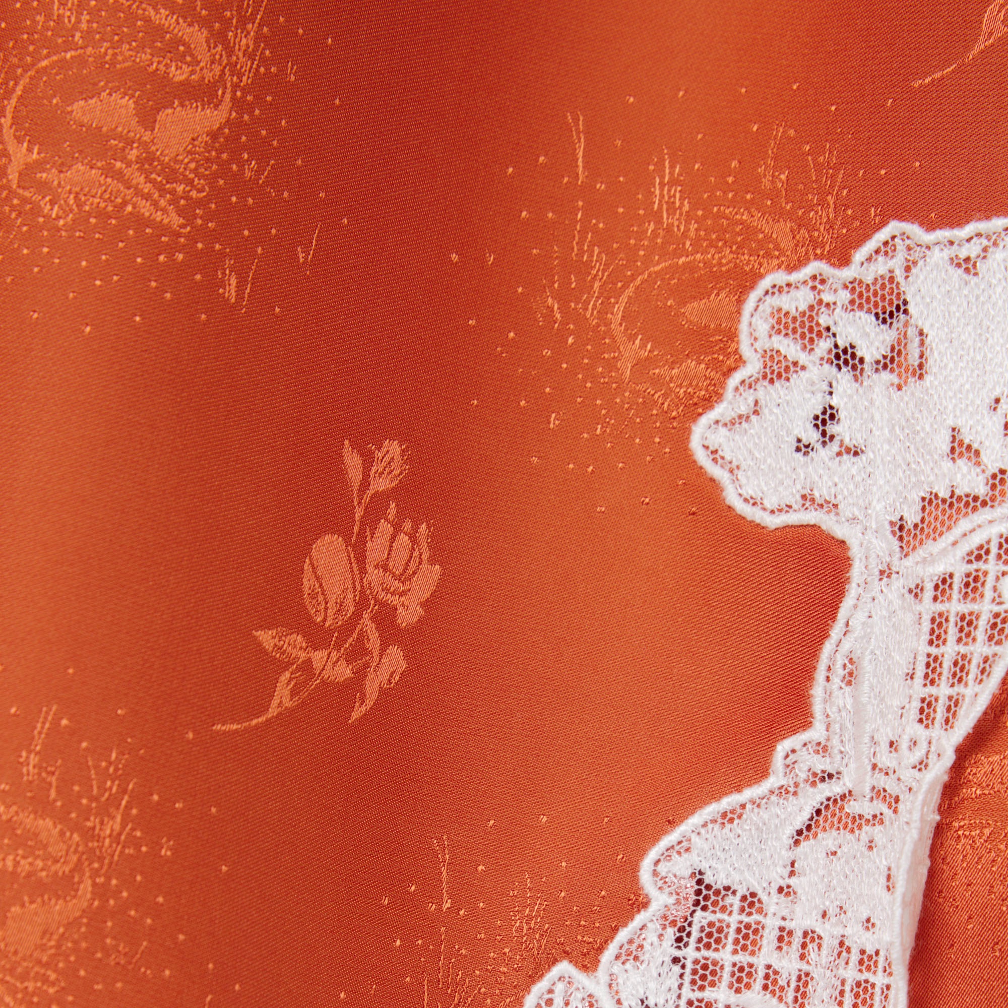 『SS26 Fashion Show』 ランドスケープ刺しゅうチュールスカート