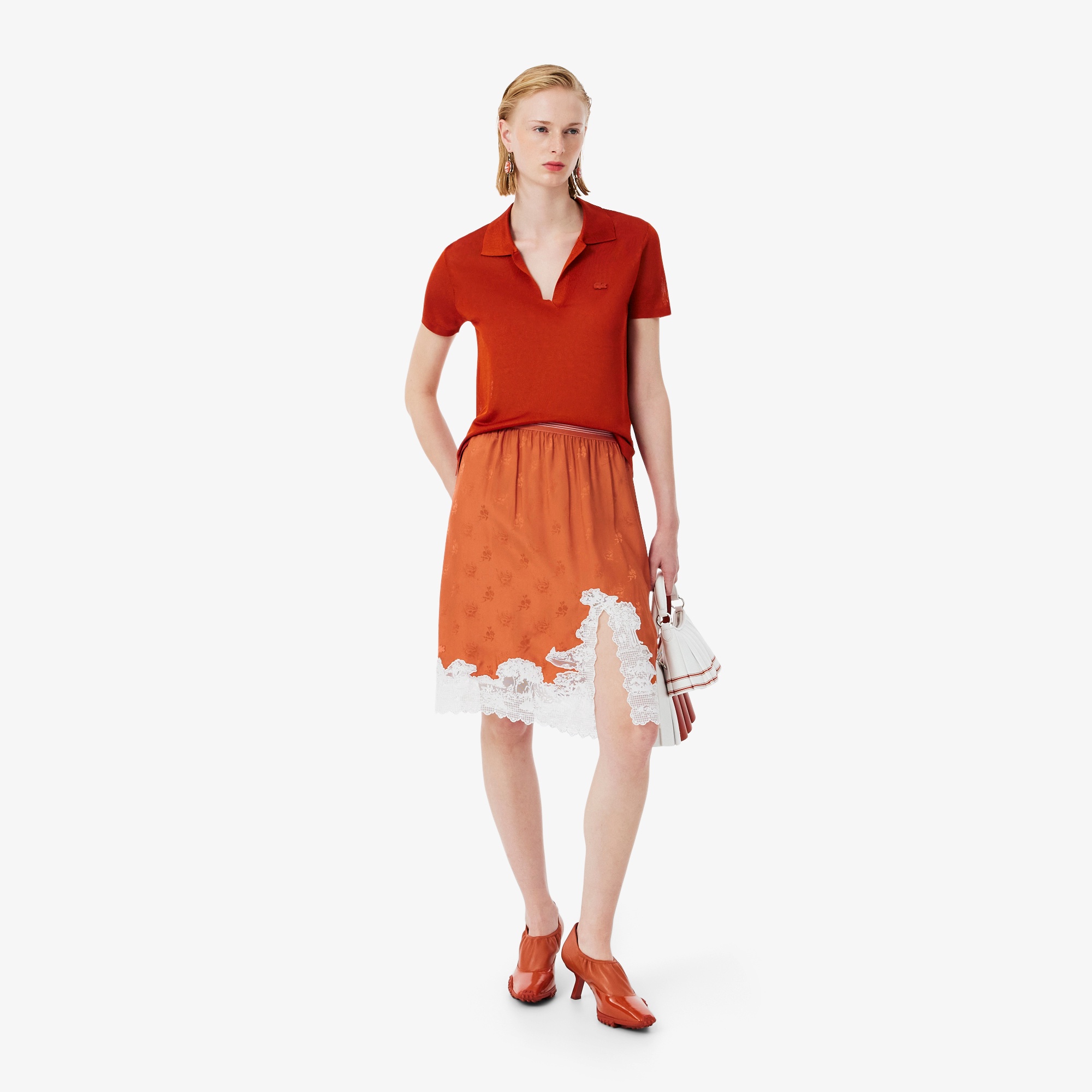 『SS26 Fashion Show』 ランドスケープ刺しゅうチュールスカート