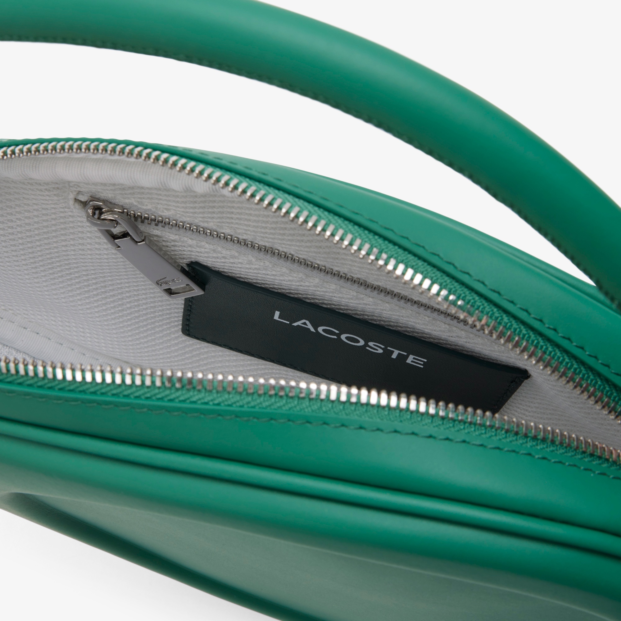 『SS26 Fashion Show』 レザーラケットバッグ