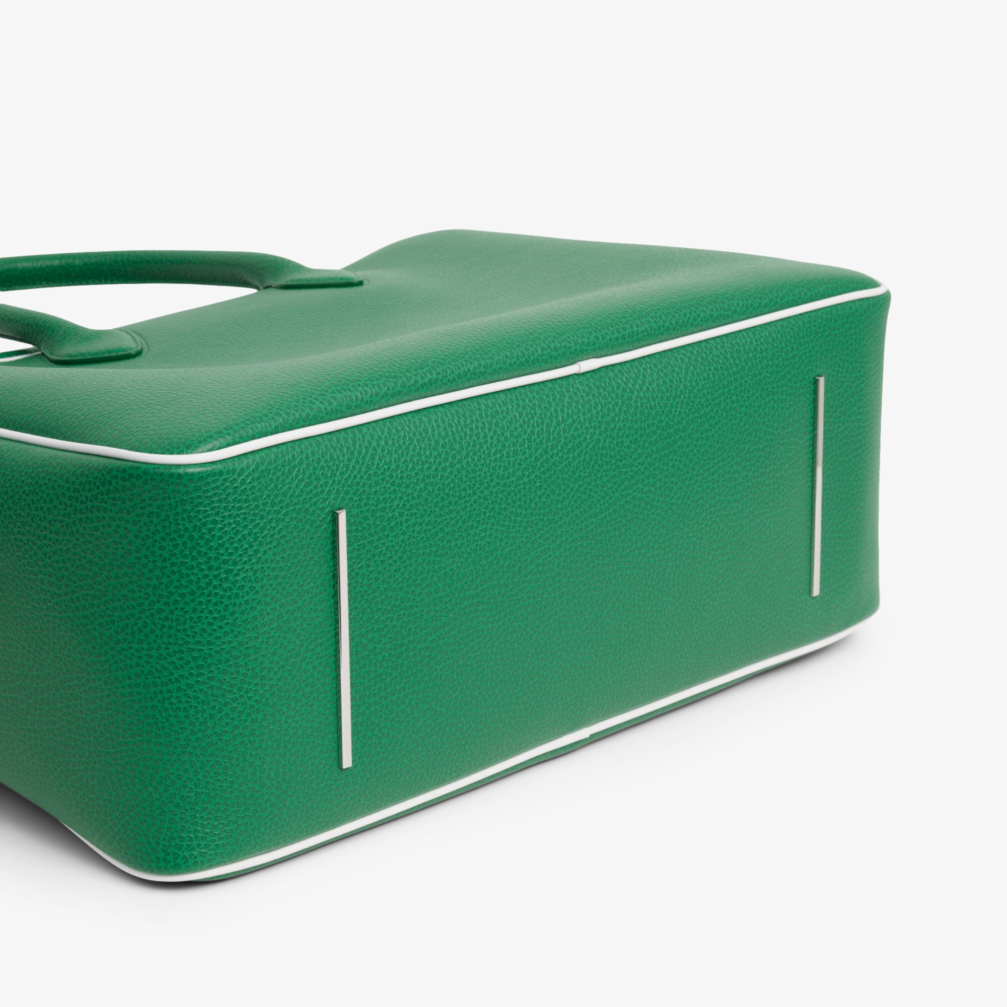 『SS26 Fashion Show』 プリントレザージムバッグ