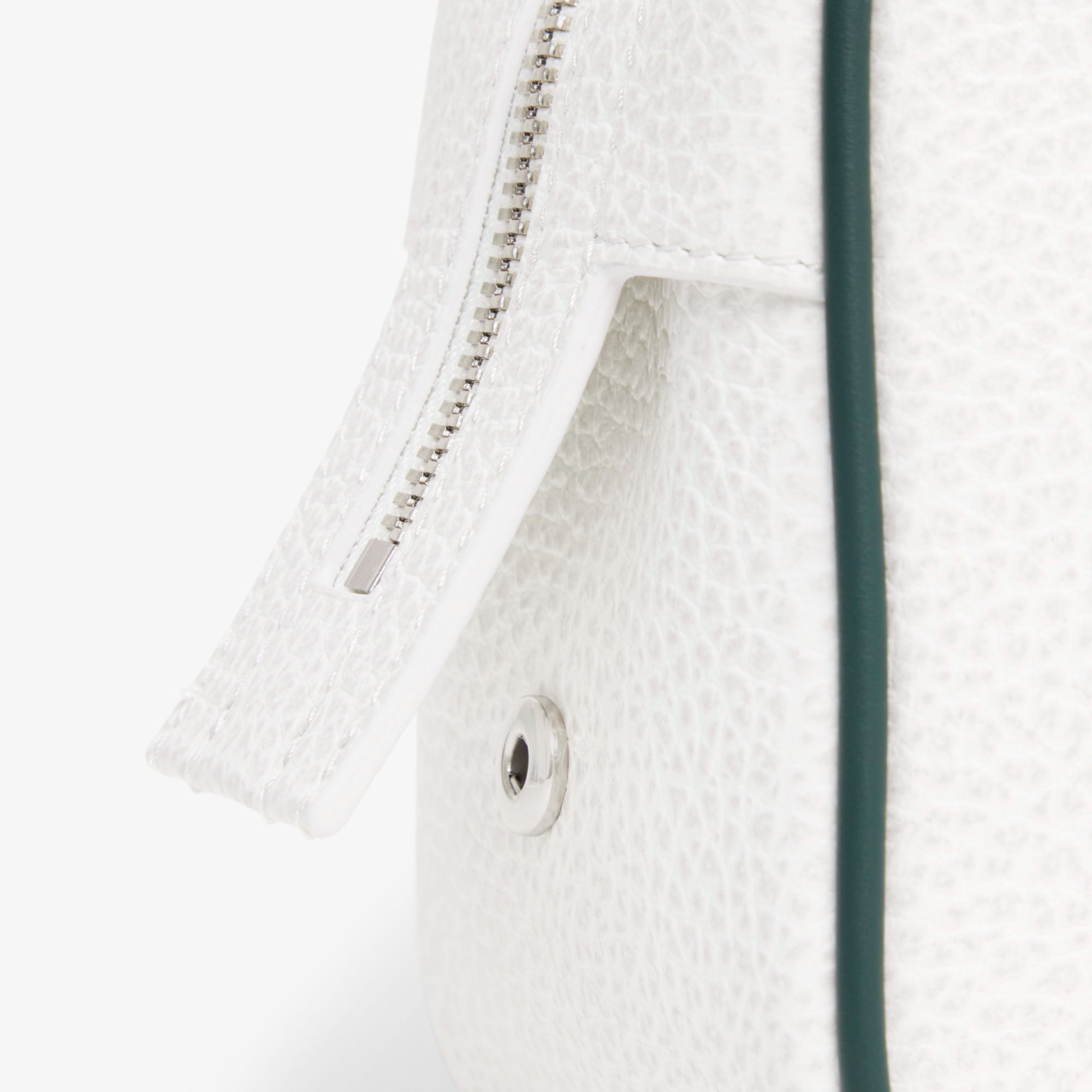 『SS26 Fashion Show』 プリントレザースモールジムバッグ