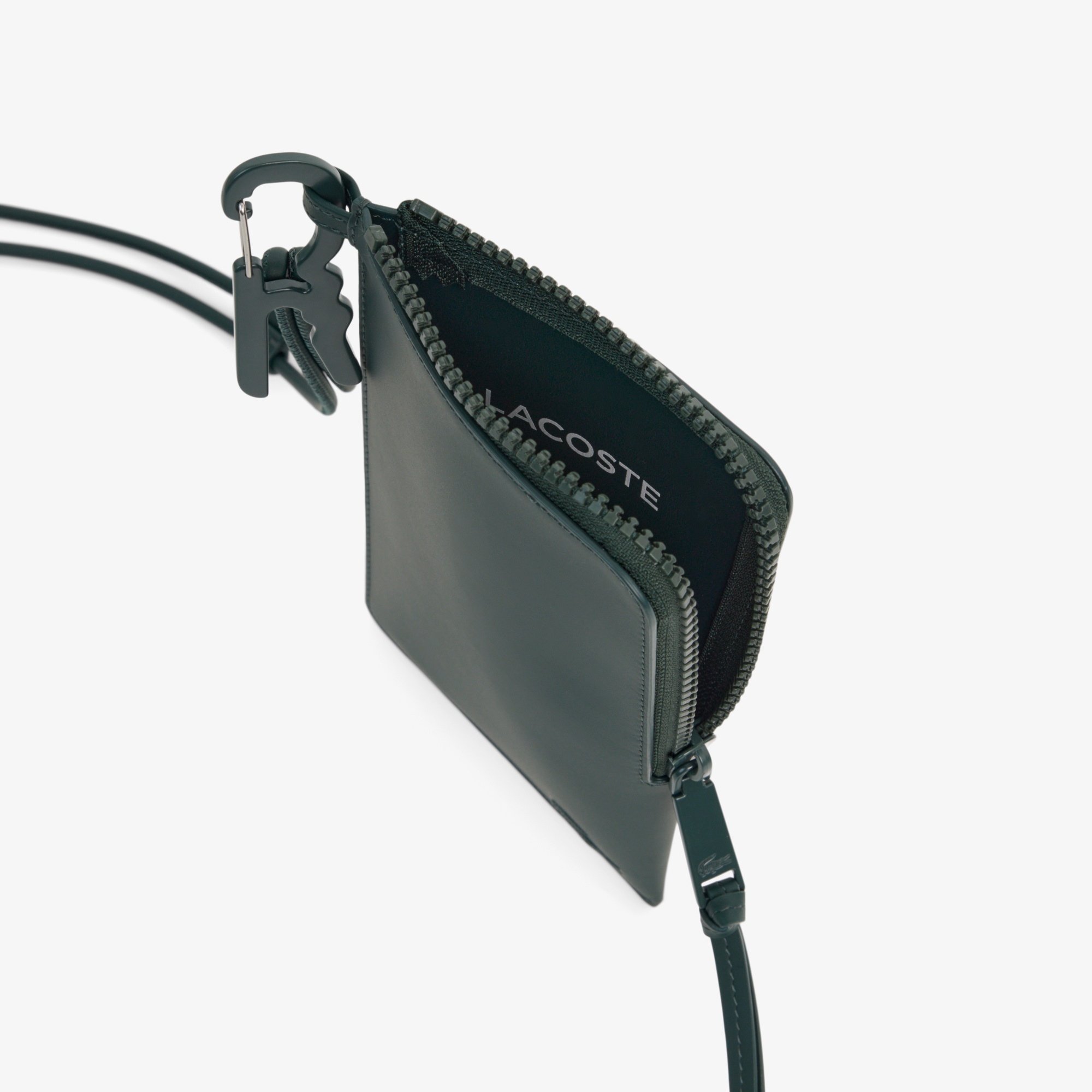 『SS26 Fashion Show』 ワニモチーフカラビナストラップカードホルダー