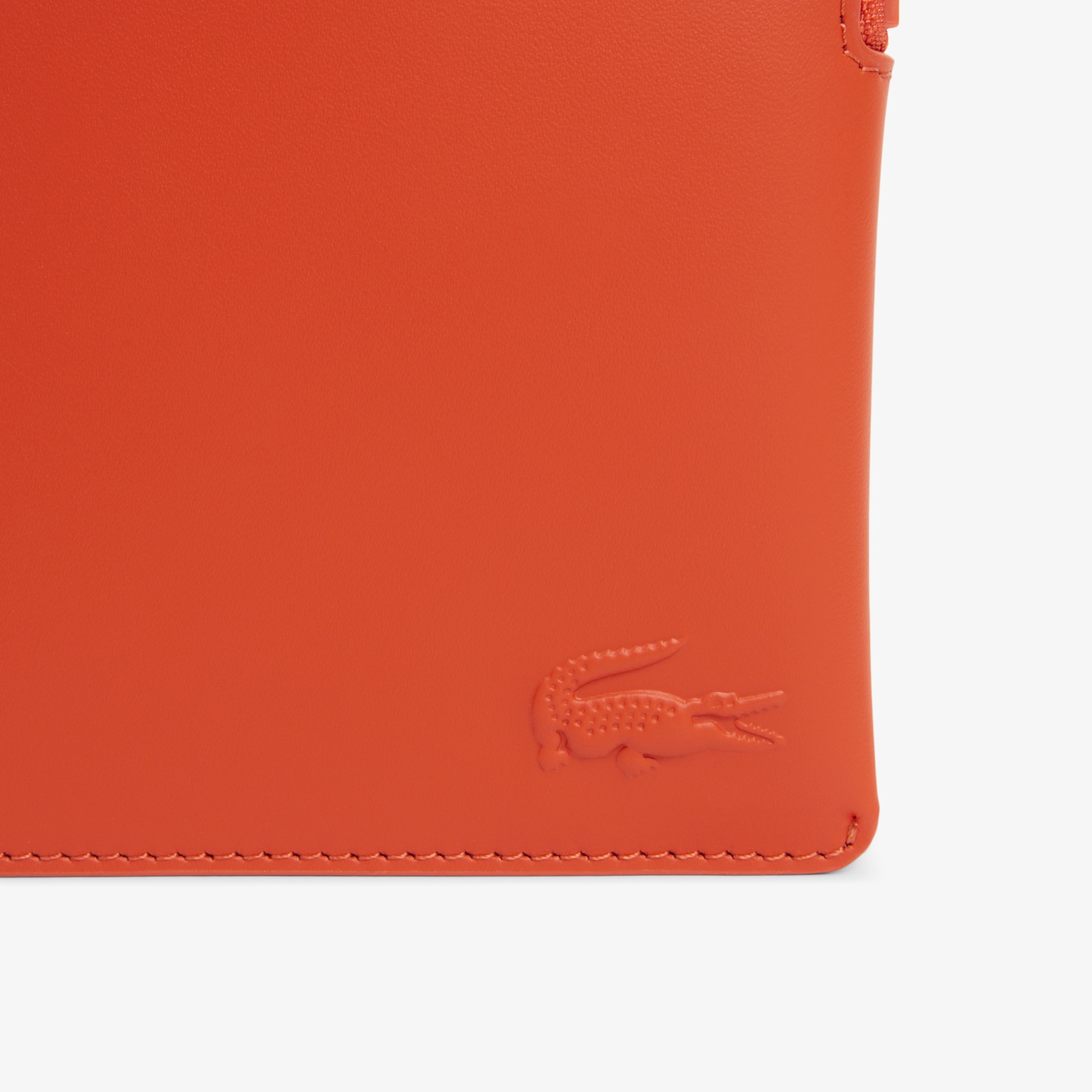 『SS26 Fashion Show』 ワニモチーフカラビナストラップカードホルダー