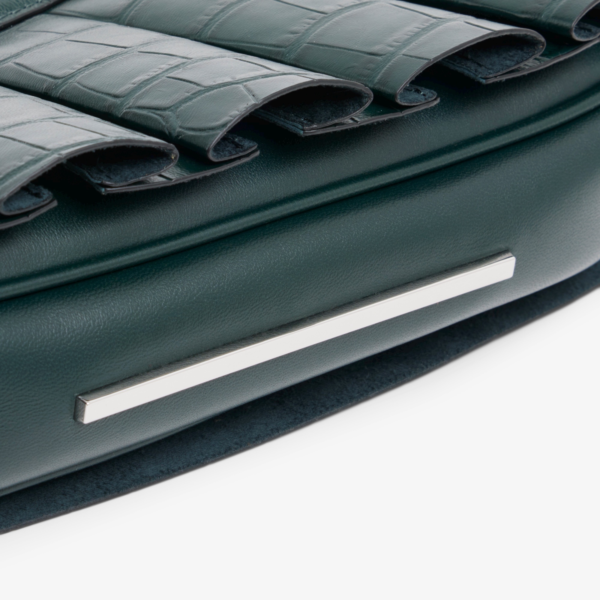 『SS26 Fashion Show』ランラン クロコ型押しレザーハンドバッグ