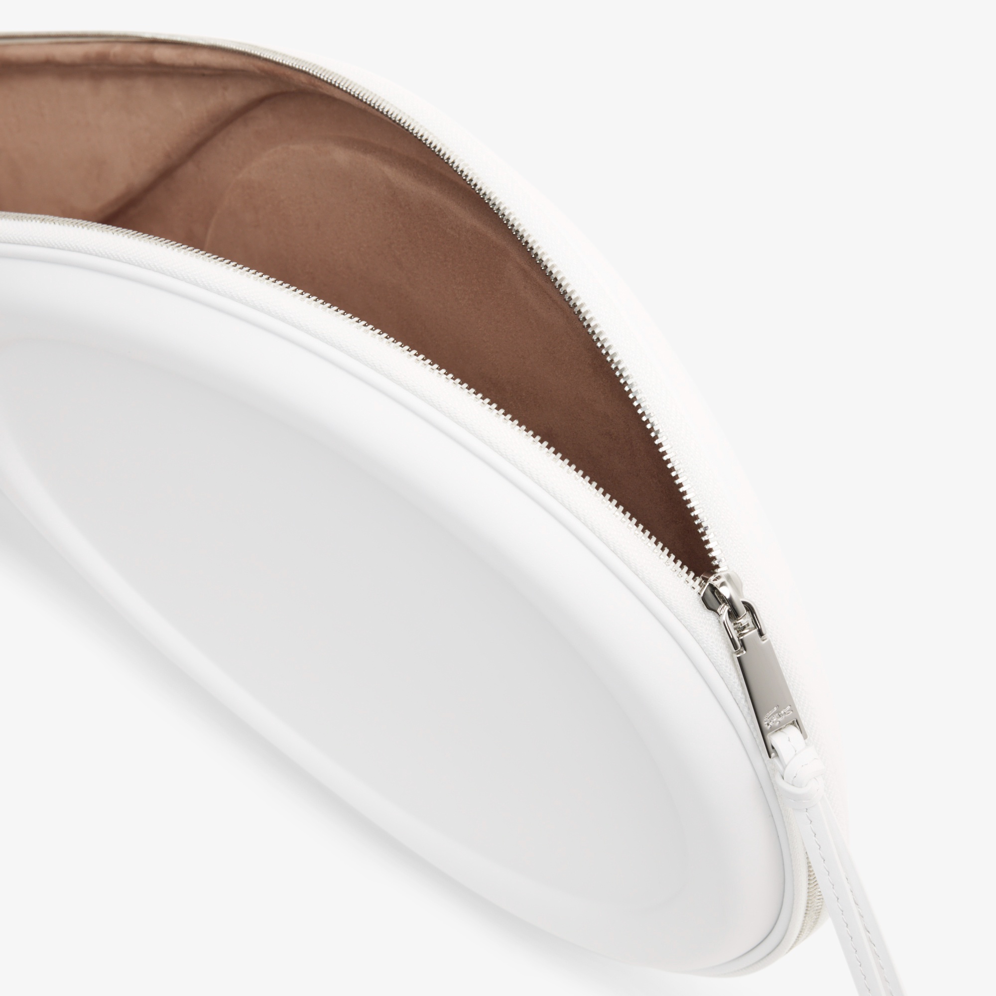 『SS26 Fashion Show』 ラージレザーラケットバッグ