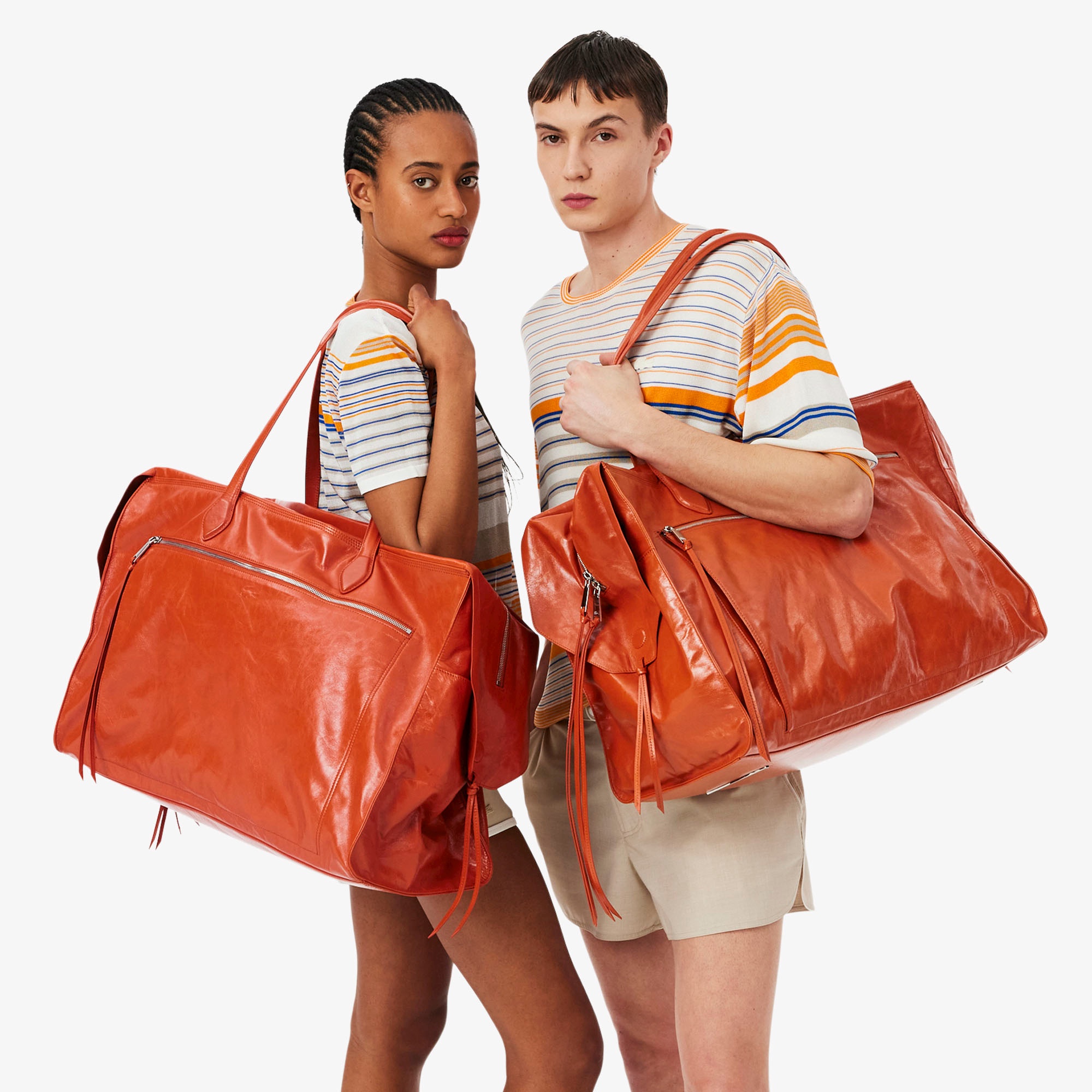 『SS26 Fashion Show』 レザーウィークエンダージムバッグ